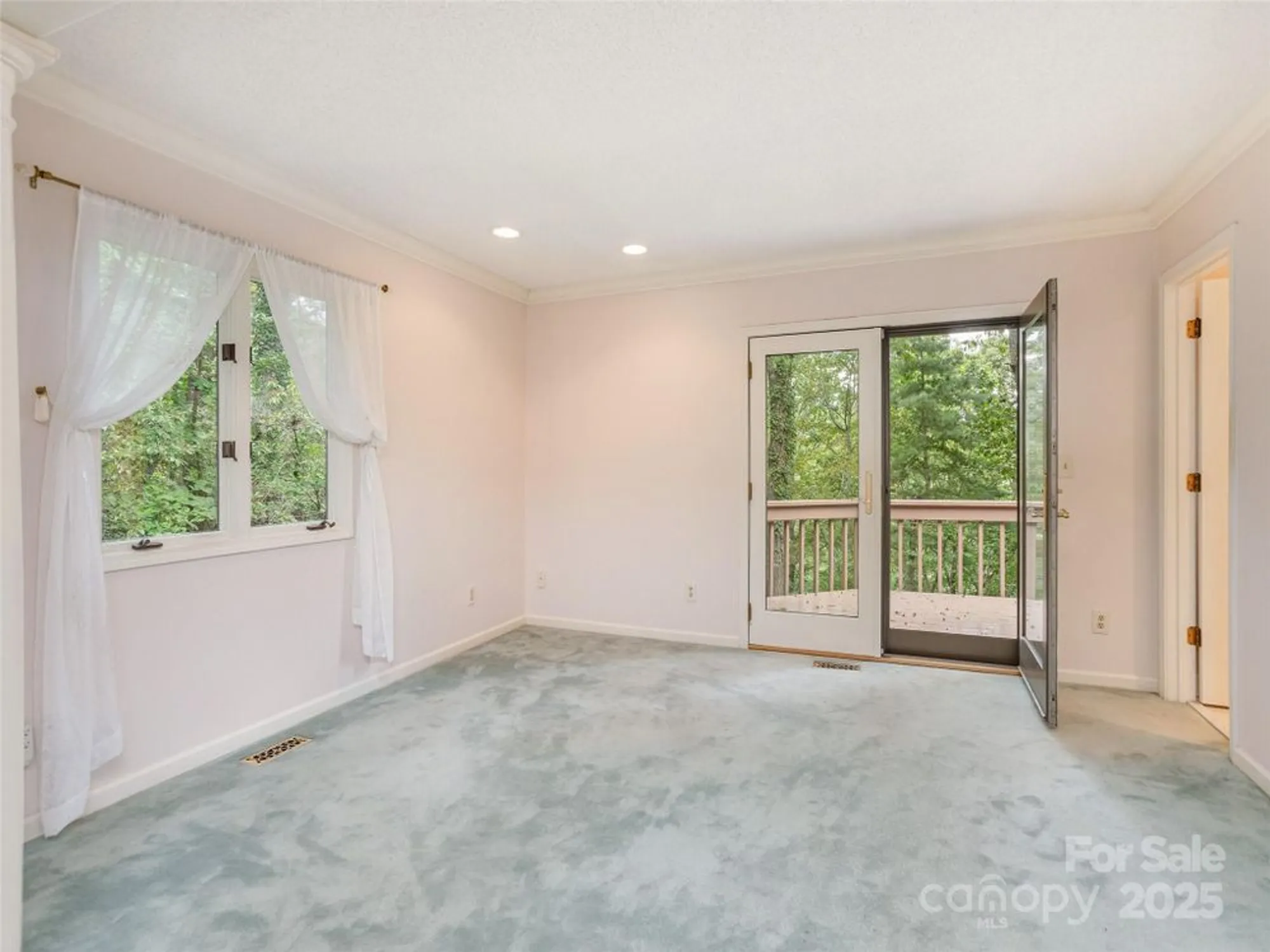 Property Slideshow image 22 of 35 | 204 greenleaf dr, Flat Rock, NC, 28731