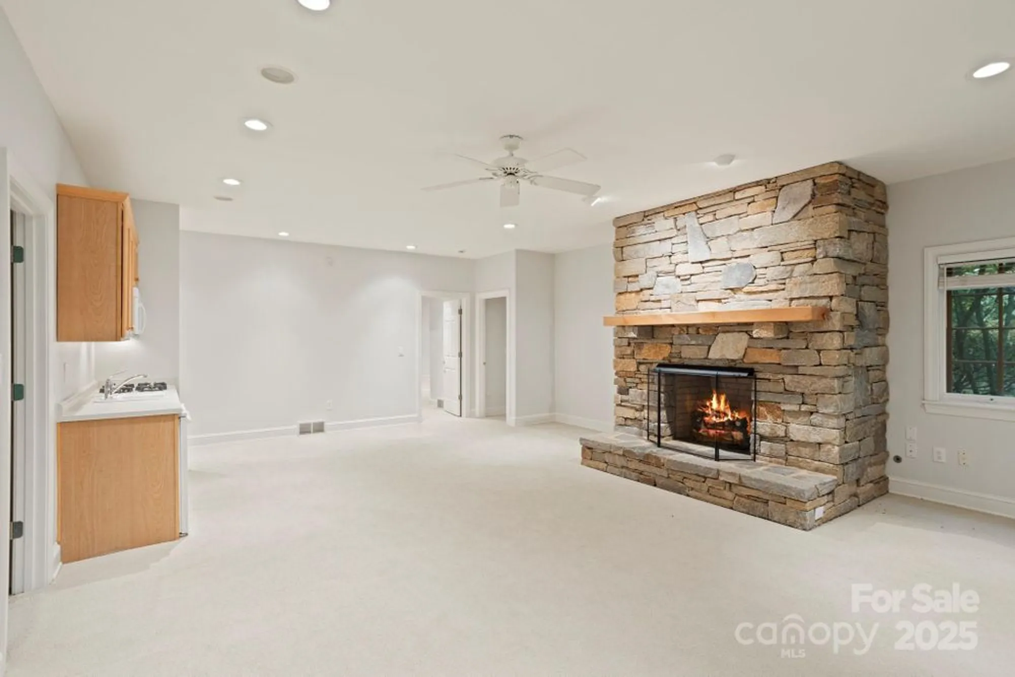 Property Slideshow image 31 of 48 | 132 berry creek dr, Flat Rock, NC, 28731