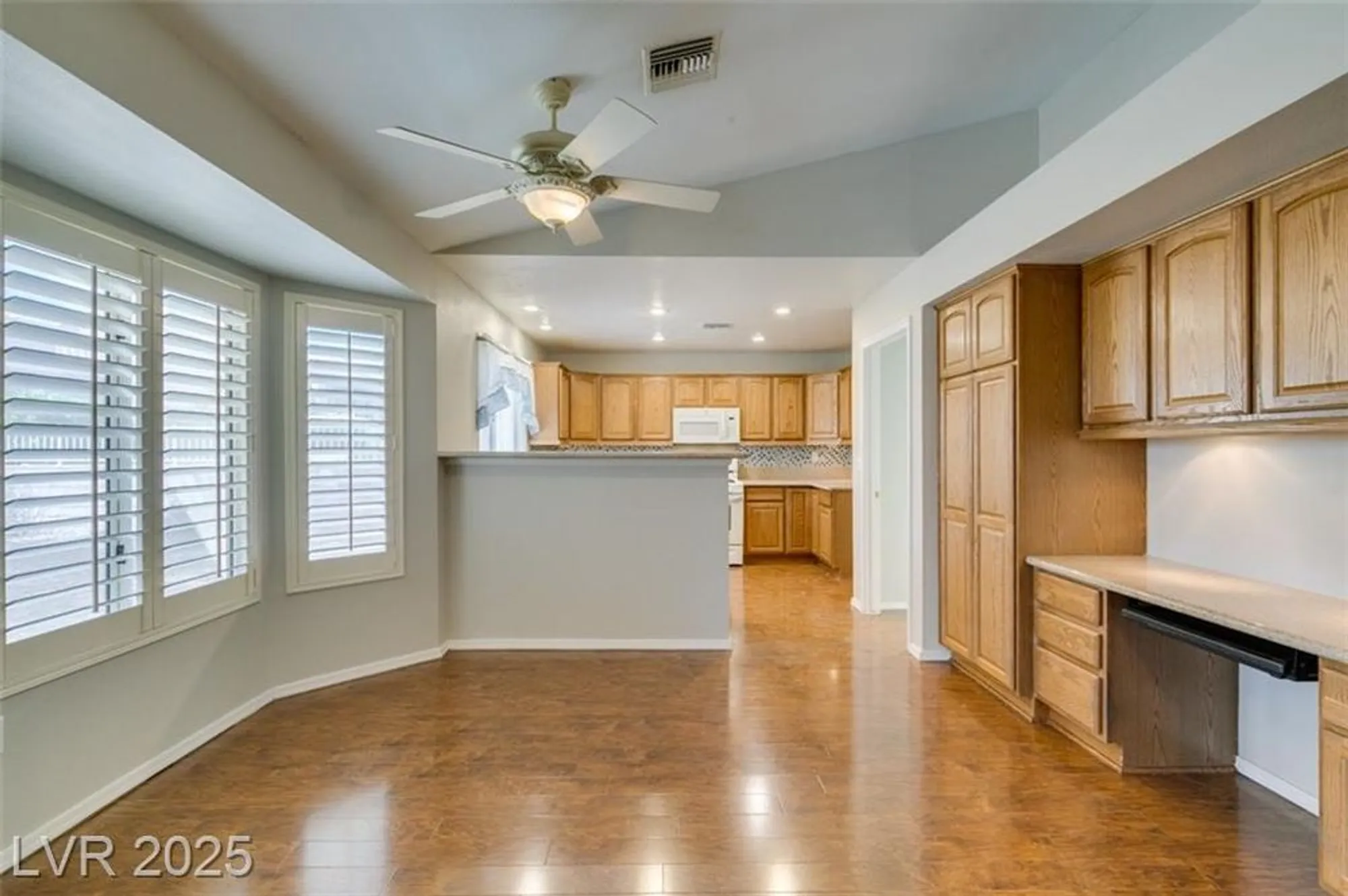 Property Slideshow image 14 of 31 | 10009 netherton dr, Las Vegas, NV, 89134