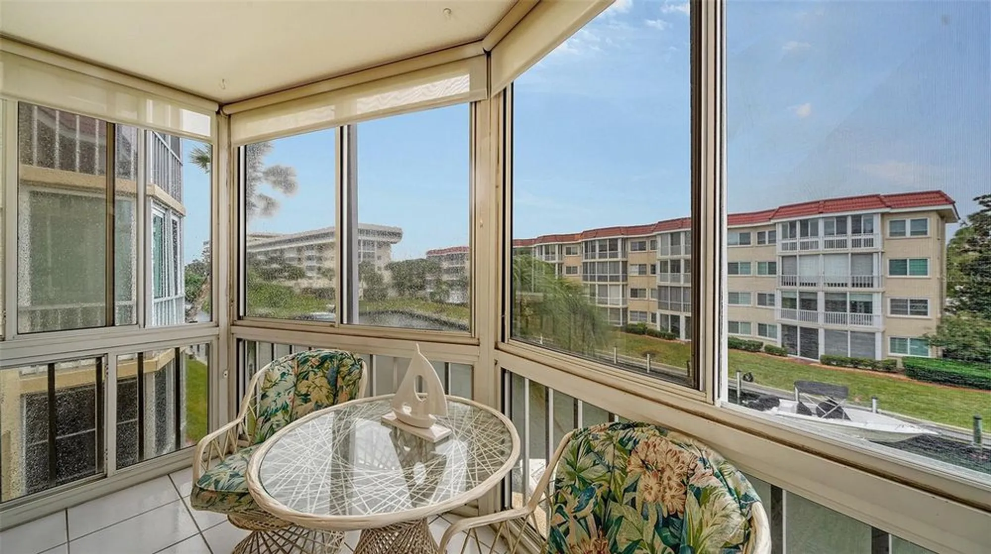 Property Slideshow image 16 of 77 | 1250 n portofino dr # 305mar, Sarasota, FL, 34242