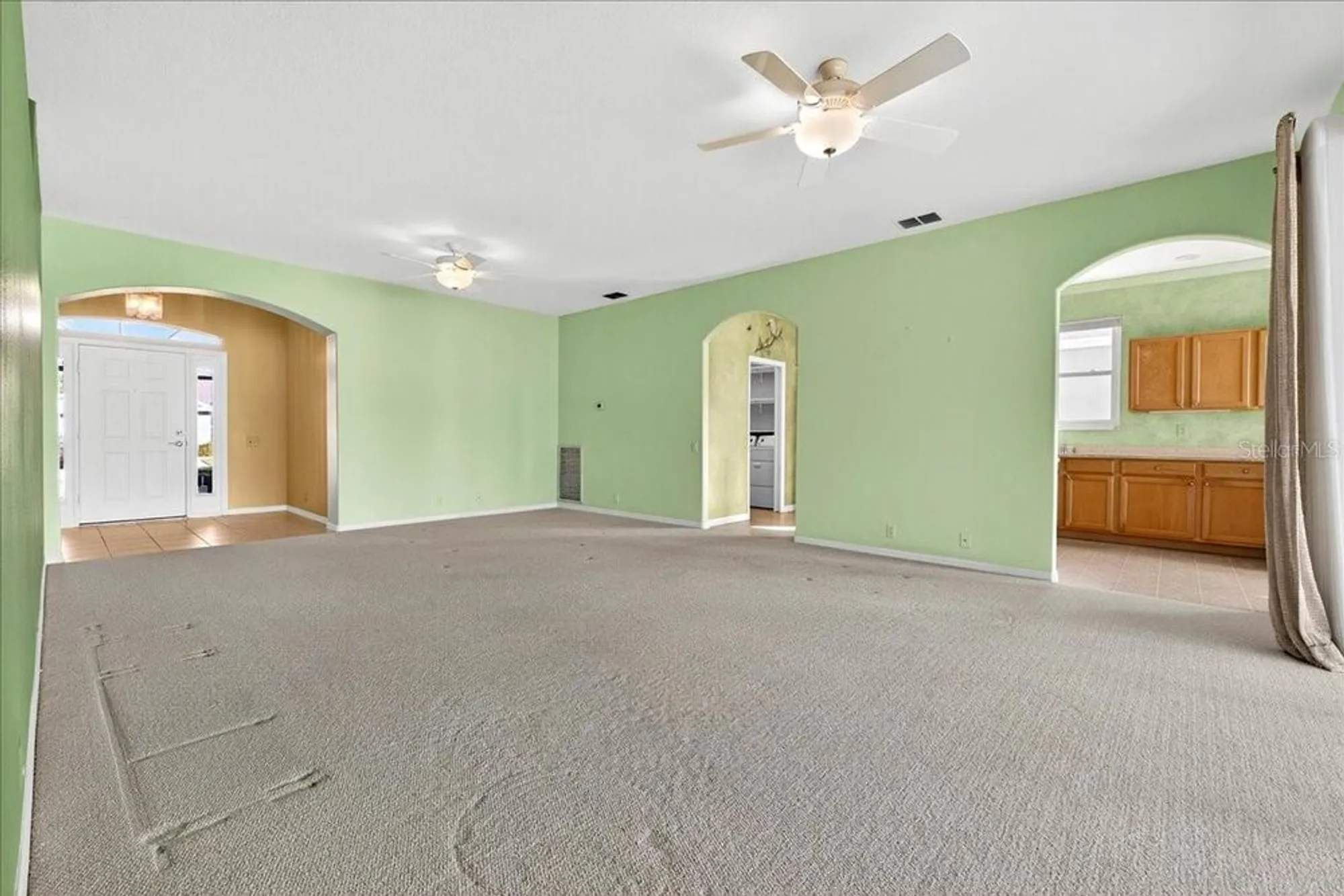 Property Slideshow image 16 of 53 | 4220 windchime ln, Lakeland, FL, 33811