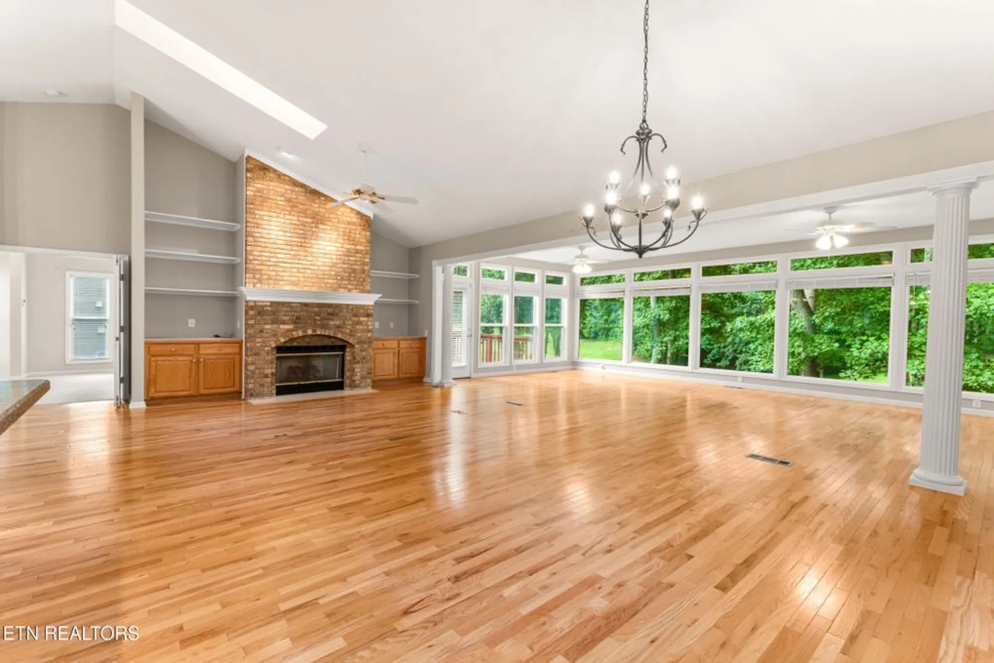 Property Slideshow image 6 of 58 | 123 inata cir, Loudon, TN, 37774