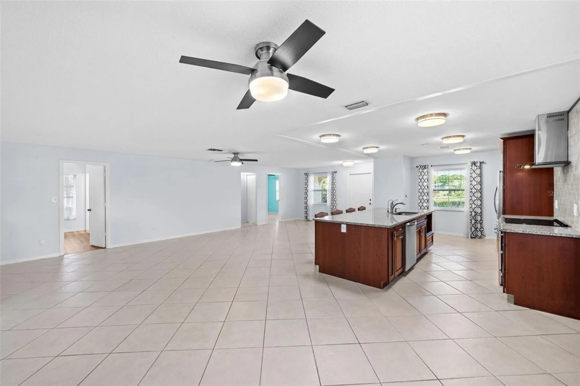 Property Slideshow image 18 of 70 | 7082 w country club dr n # 7082, Sarasota, FL, 34243