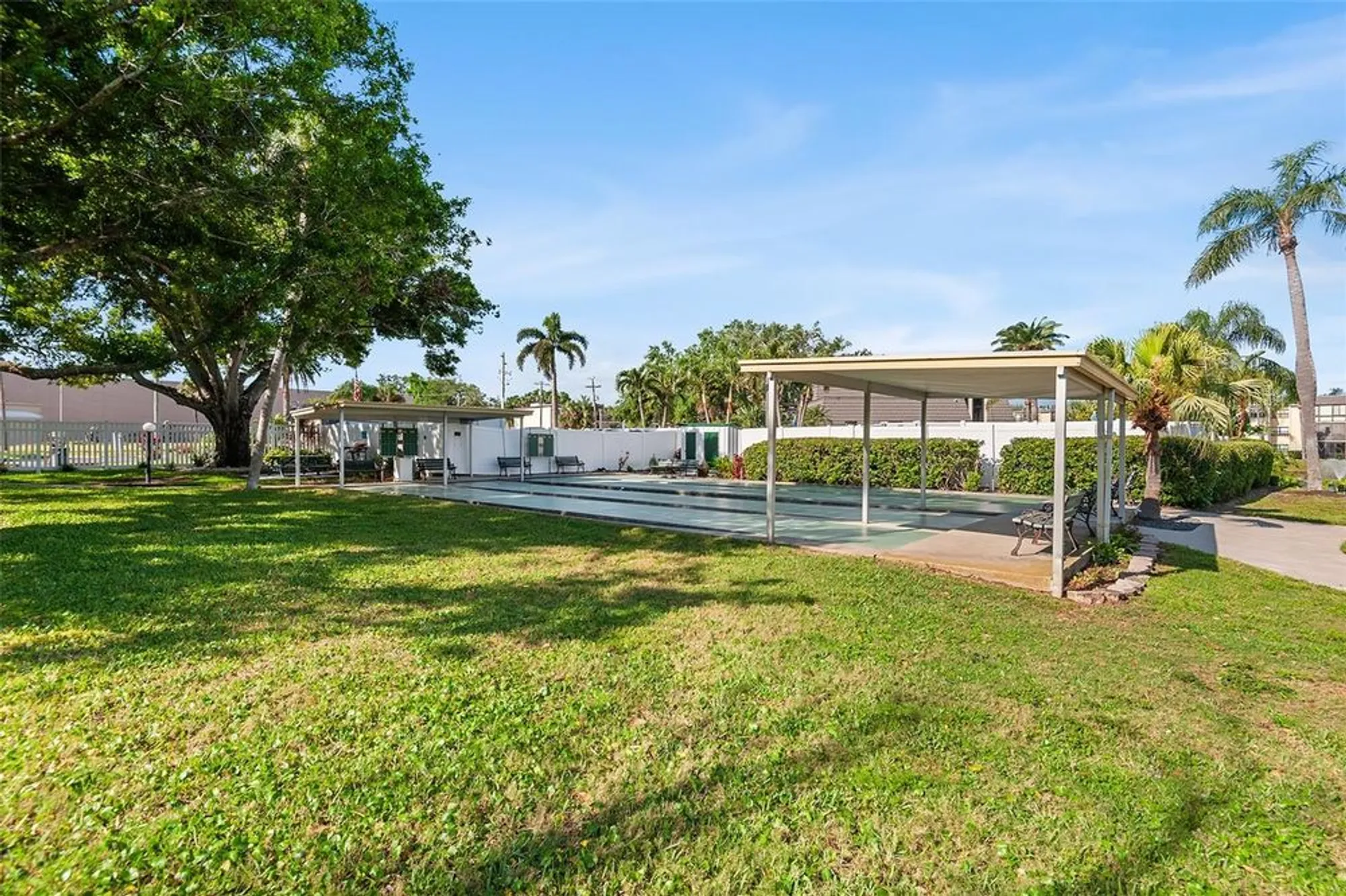 Property Slideshow image 28 of 37 | 14130 rosemary ln 1202, Largo, FL, 33774