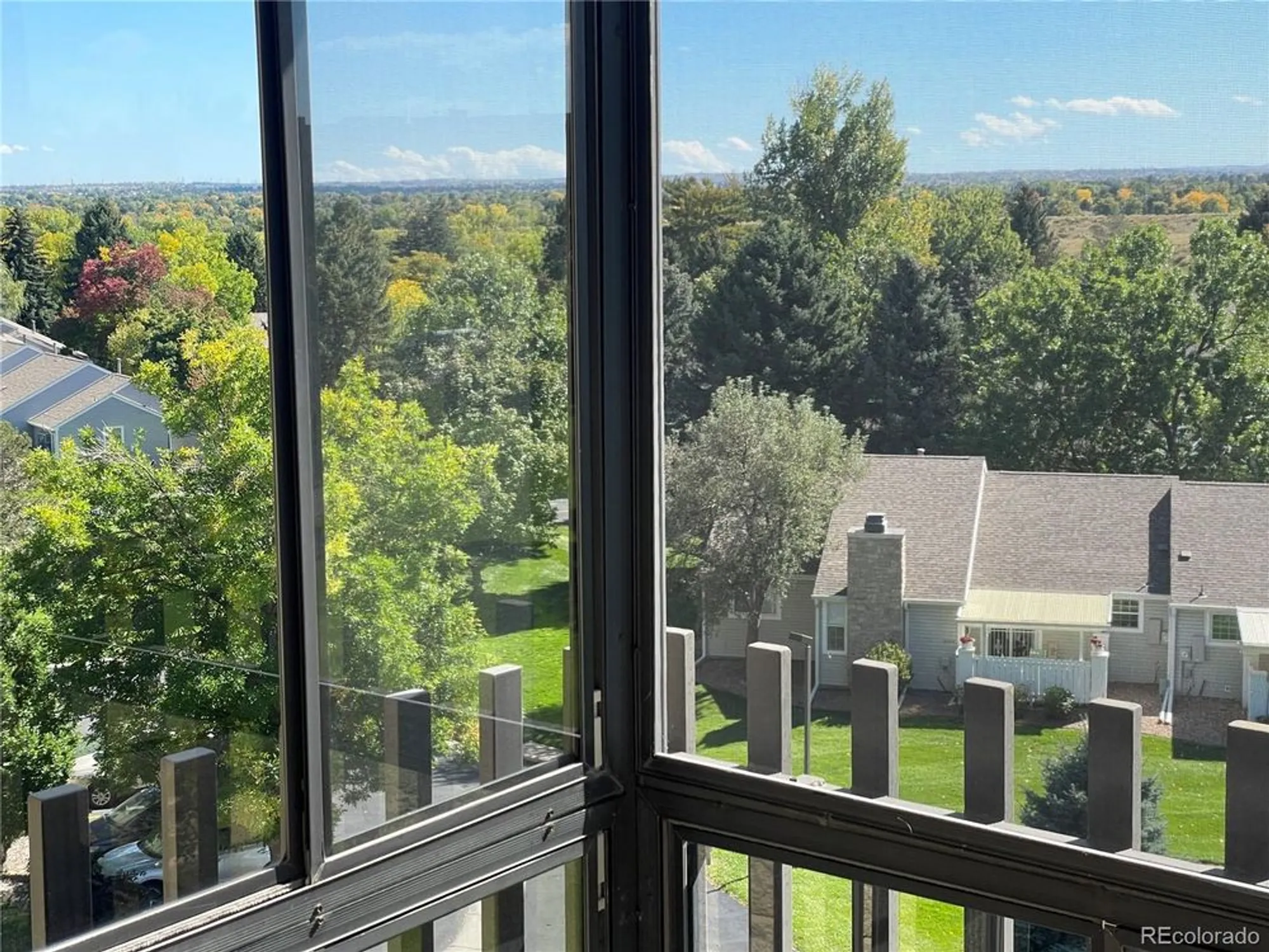 Property Slideshow image 4 of 47 | 14102 e linvale pl 501, Aurora, CO, 80014