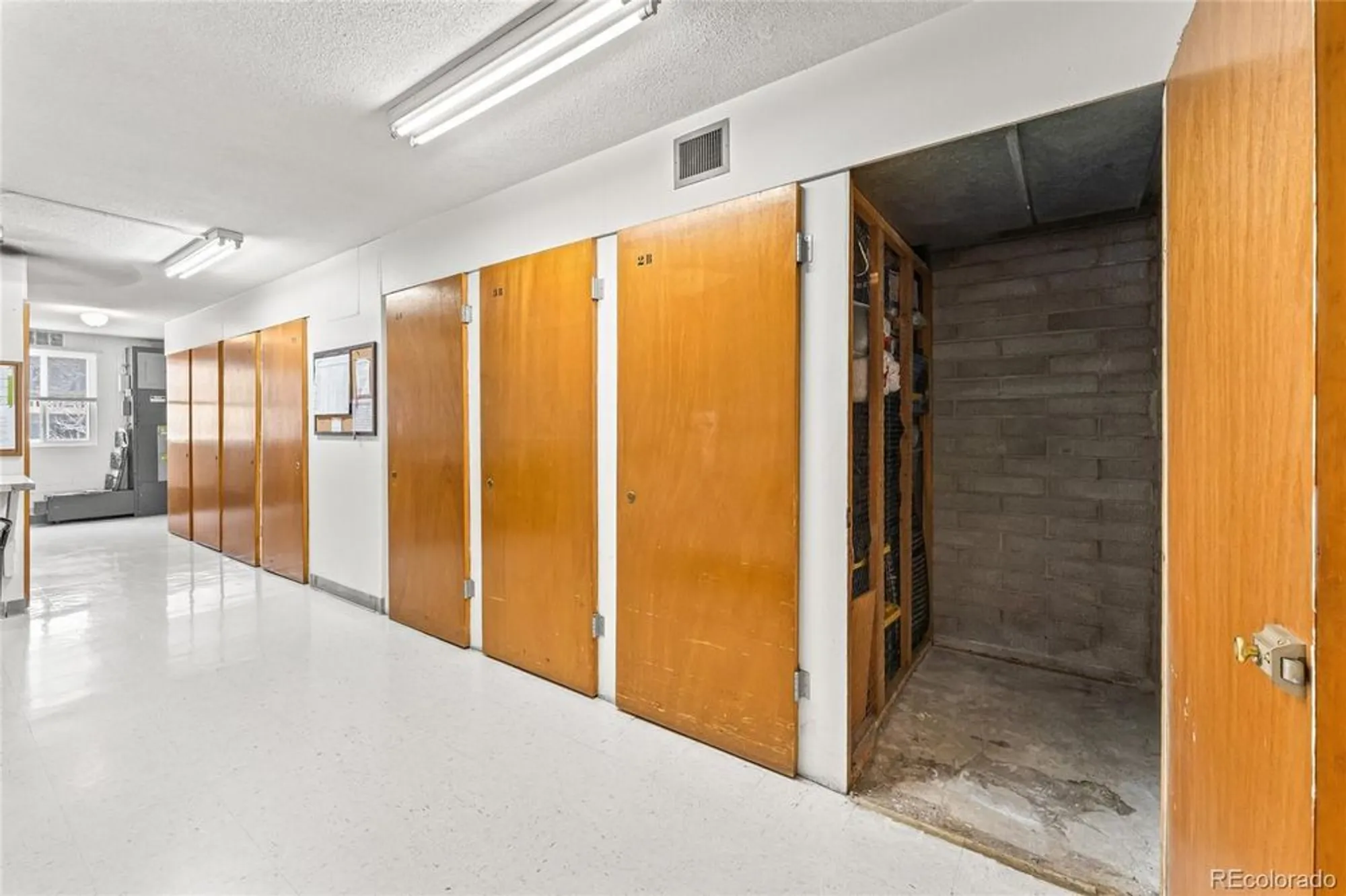 Property Slideshow image 30 of 34 | 610 s alton way 1b, Denver, CO, 80247