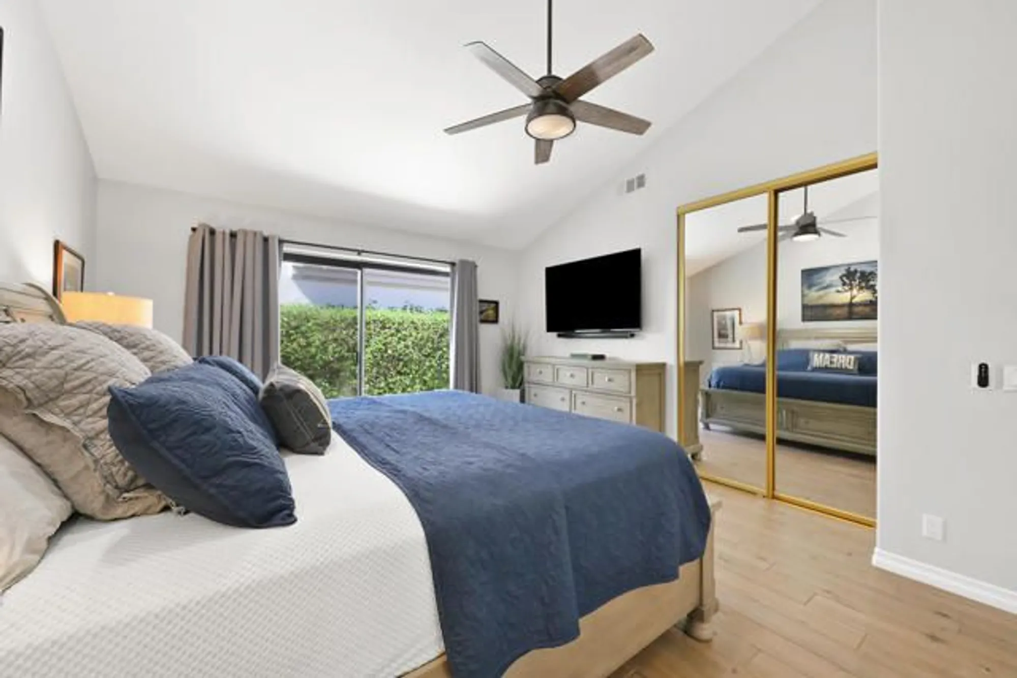 Property Slideshow image 21 of 53 | 55280 riviera, La Quinta, CA, 92253