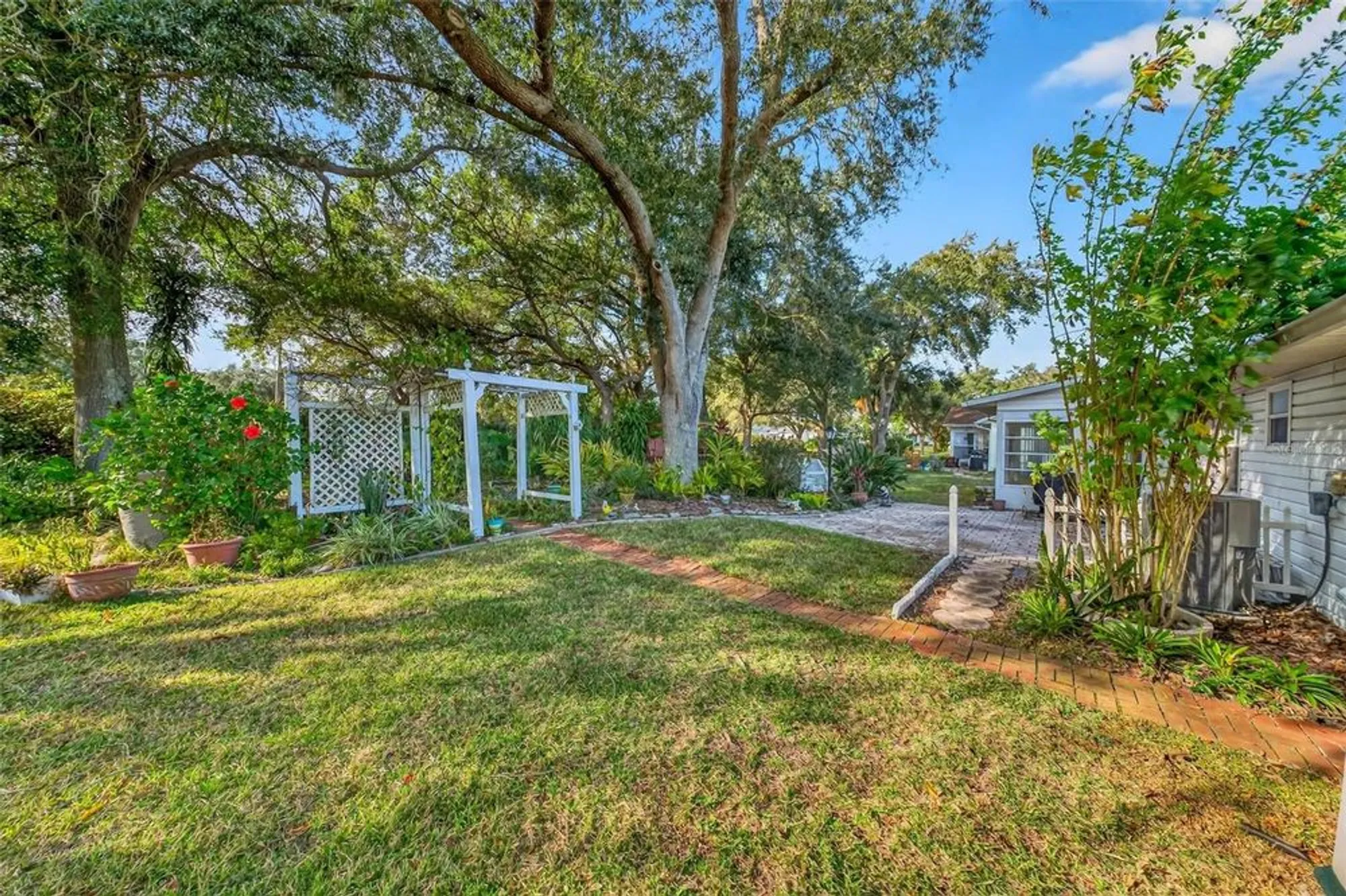 Property Slideshow image 24 of 34 | 2215 orkney dr, Leesburg, FL, 34788