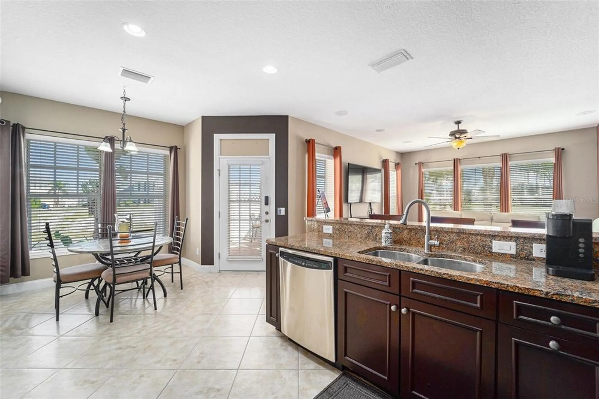 Property Slideshow image 15 of 31 | 5516 luminar pointe ln, Apollo Beach, FL, 33572