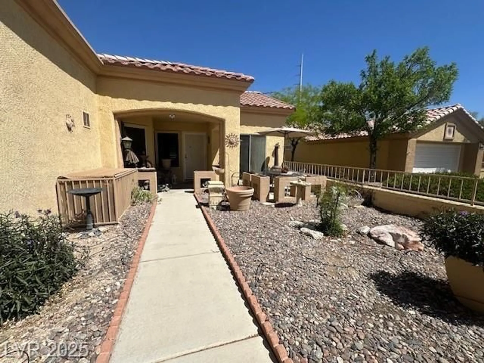 Property Slideshow image 2 of 12 | 9816 villa ridge dr, Las Vegas, NV, 89134