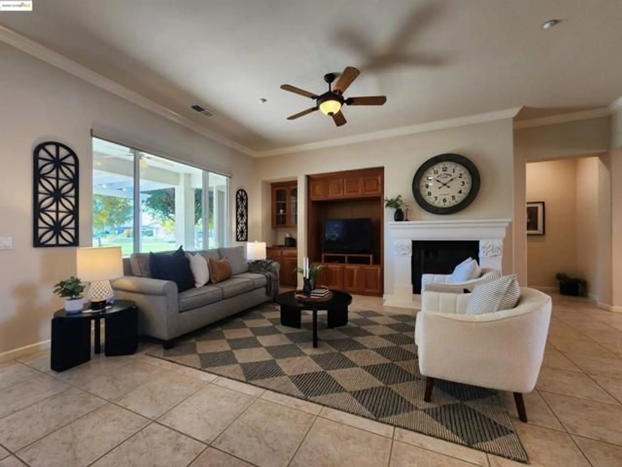 Property Slideshow image 13 of 49 | 930 suntan ln, Brentwood, CA, 94513