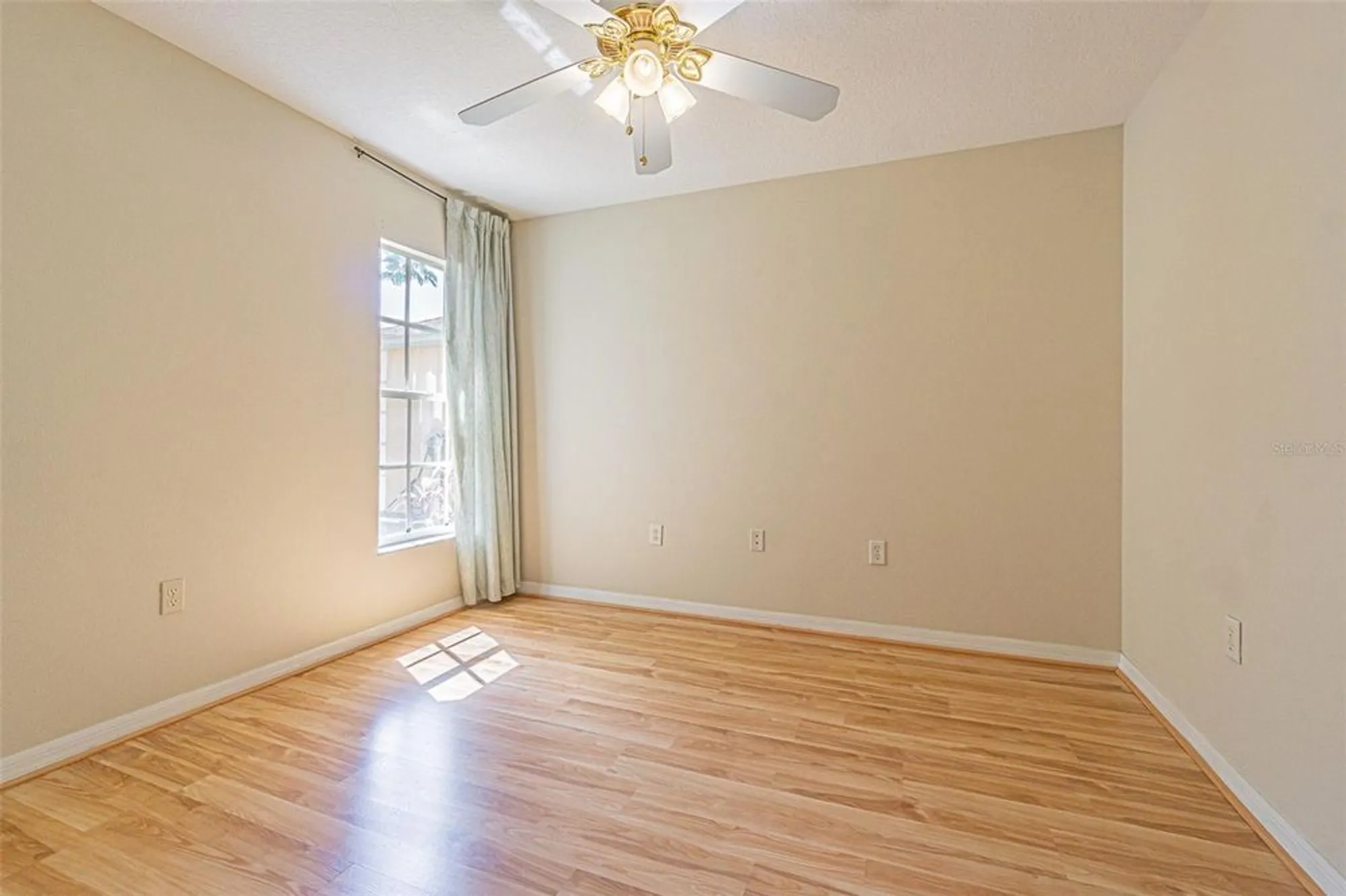 Property Slideshow image 11 of 47 | 10809 collar dr, San Antonio, FL, 33576