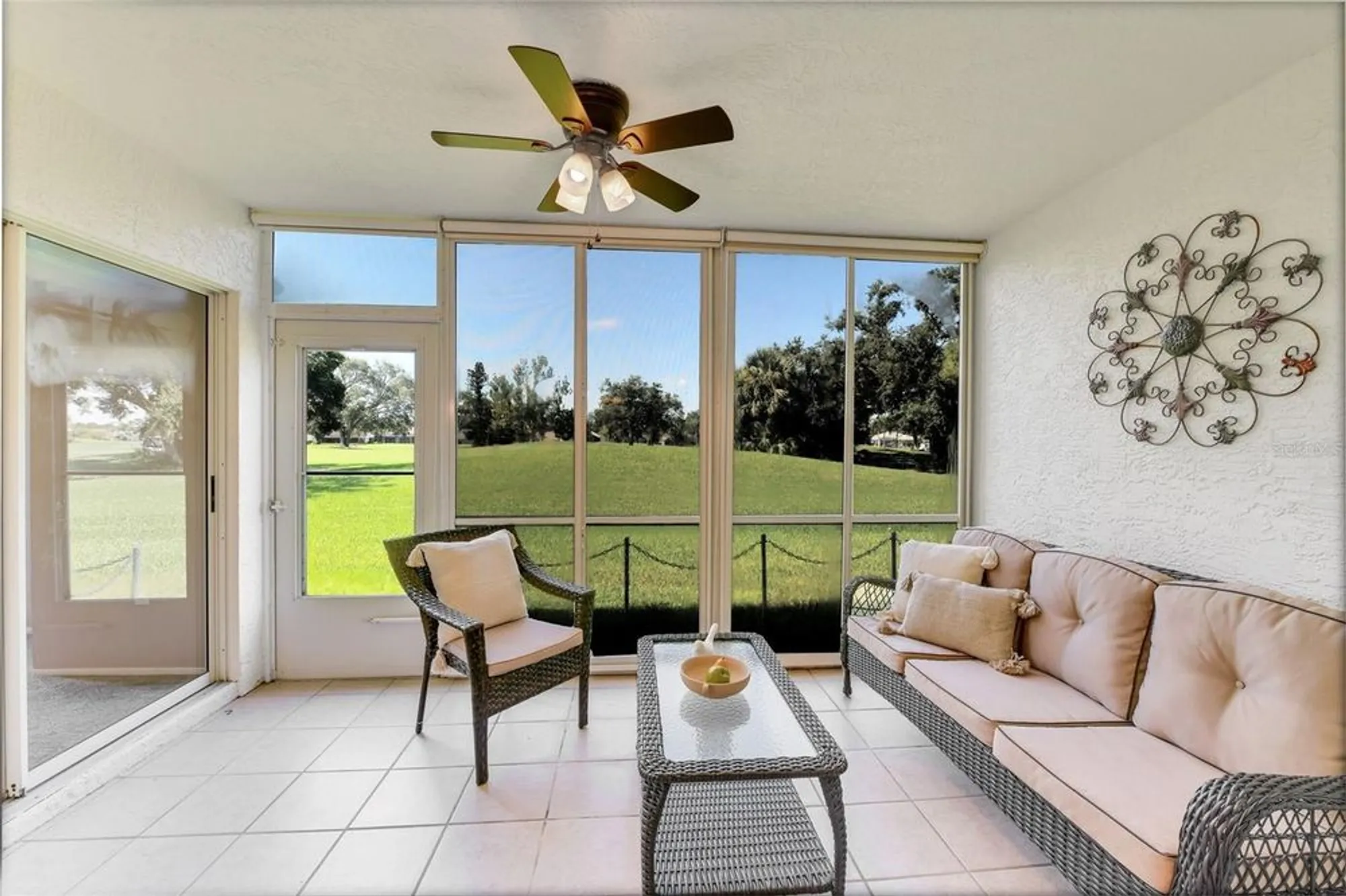 Property Slideshow image 5 of 27 | 6908 drewrys blf 704, Bradenton, FL, 34203
