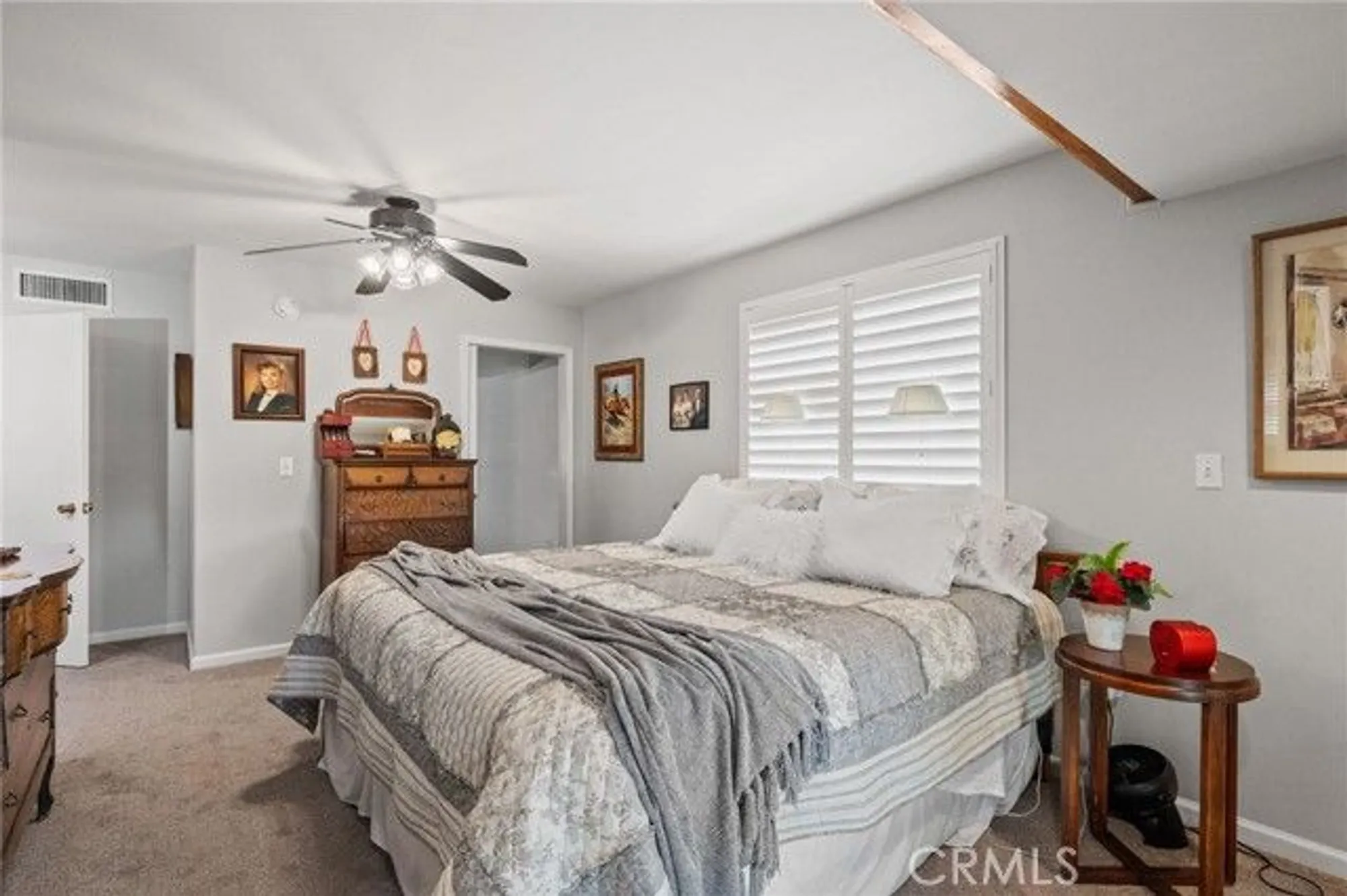 Property Slideshow image 28 of 48 | 704 river oaks dr, Bakersfield, CA, 93309