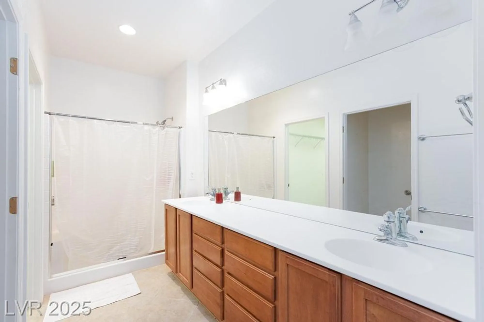 Property Slideshow image 26 of 33 | 7716 homing pigeon st, North Las Vegas, NV, 89084