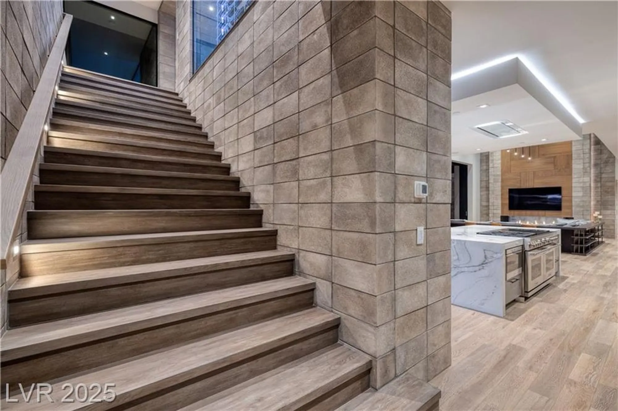 Property Slideshow image 23 of 32 | 10 sunrise beach cir, Henderson, NV, 89011