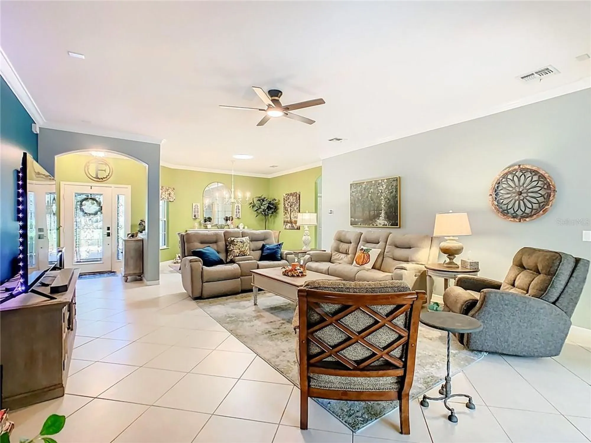 Property Slideshow image 9 of 76 | 680 portofino dr, Poinciana, FL, 34759