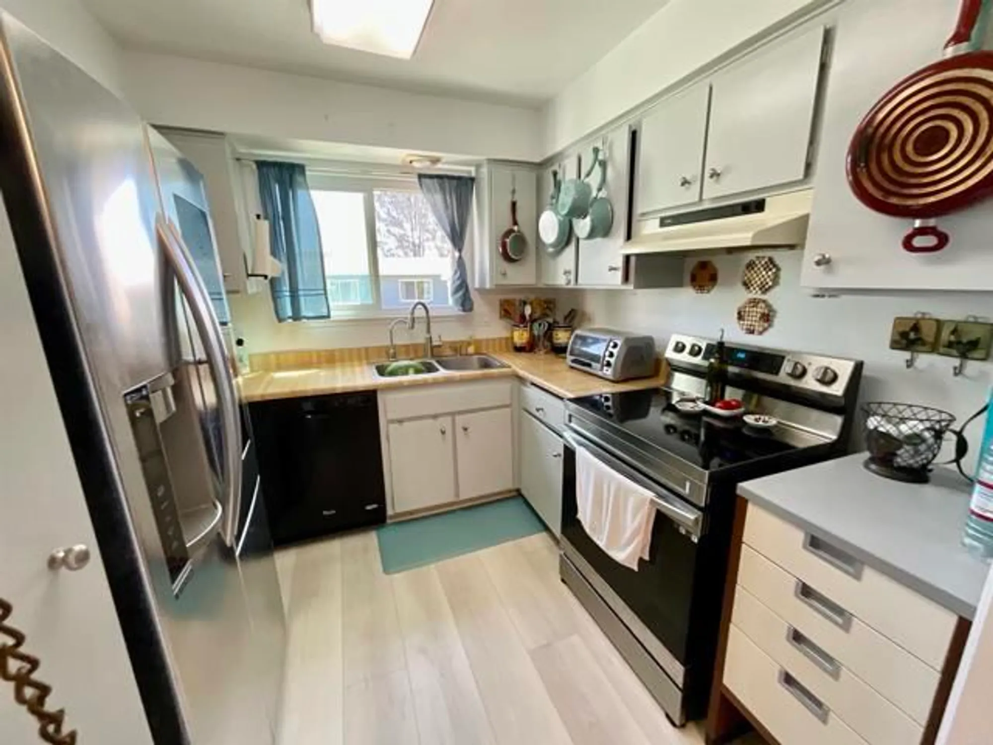 Property Slideshow image 13 of 39 | 3631 brandywine st, Oceanside, CA, 92057