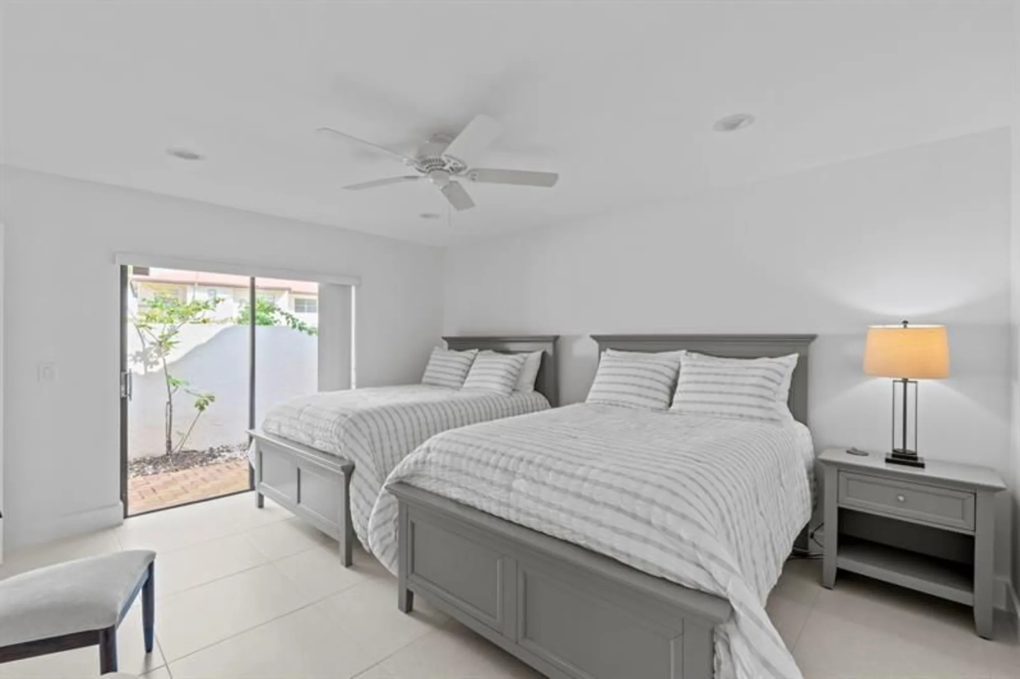Property Slideshow image 17 of 48 | 8020 eastlake dr # 11a, Boca Raton, FL, 33433