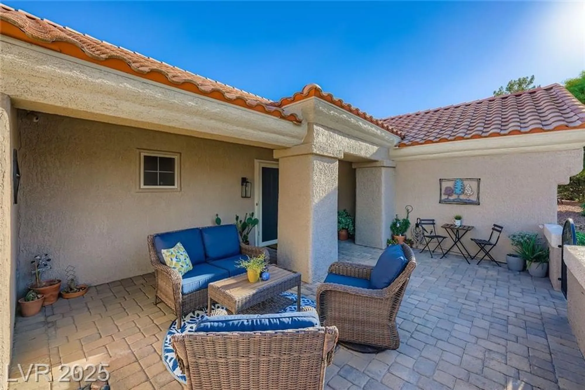 Property Slideshow image 4 of 22 | 2812 lotus hill dr, Las Vegas, NV, 89134