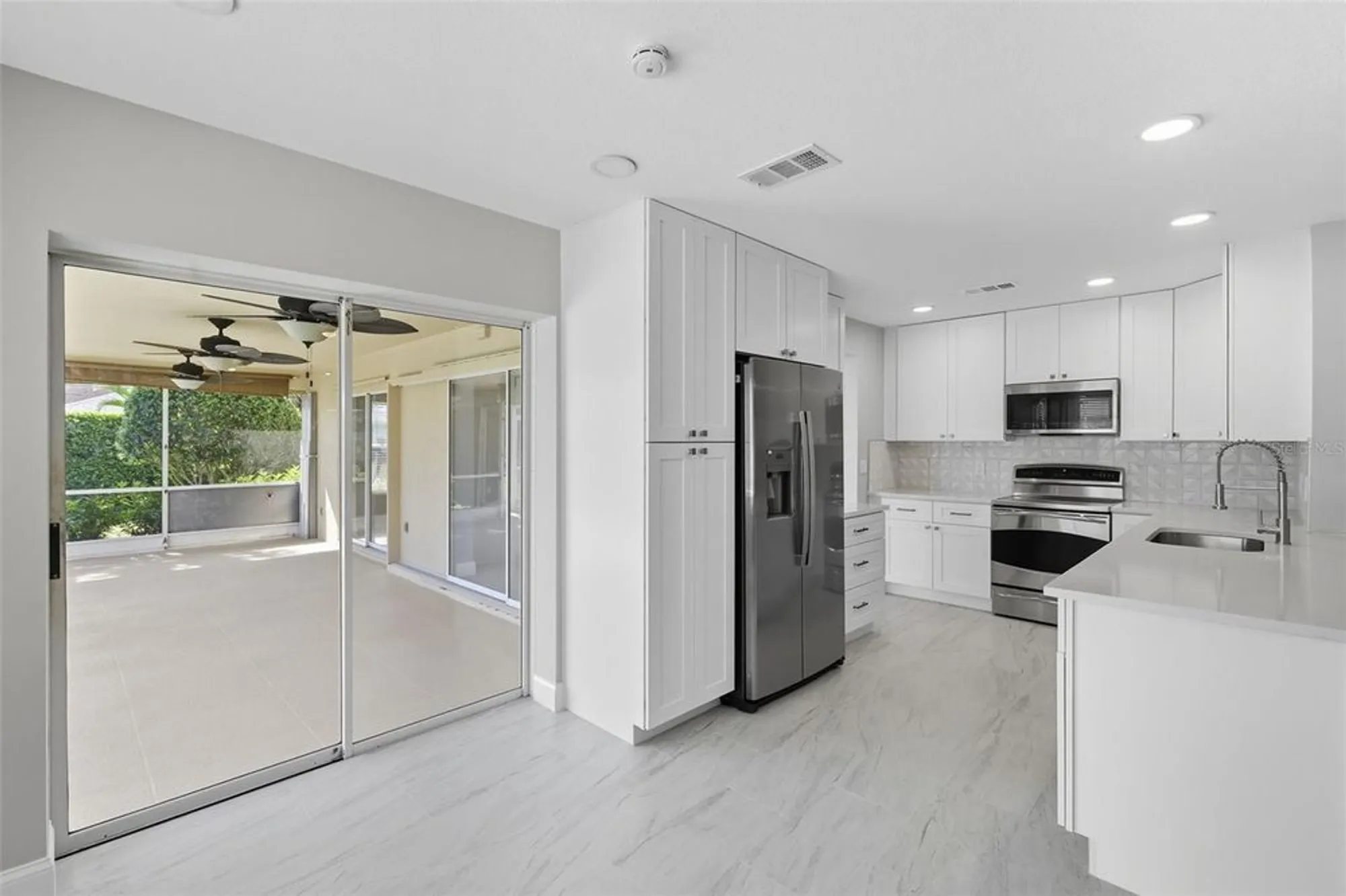 Property Slideshow image 16 of 61 | 6994 country lakes cir, Sarasota, FL, 34243