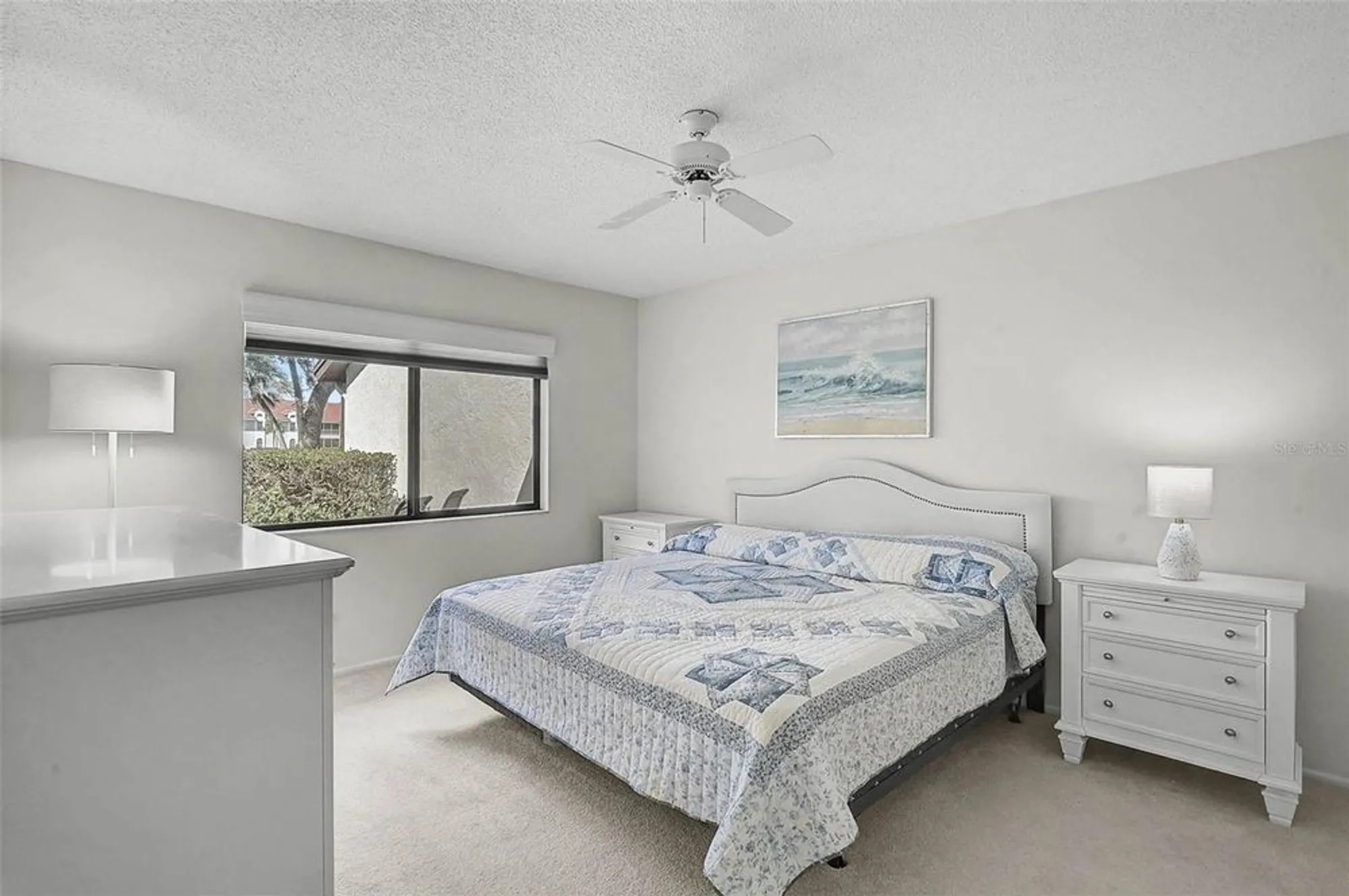 Property Slideshow image 14 of 31 | 5633 avista dr, Sarasota, FL, 34243