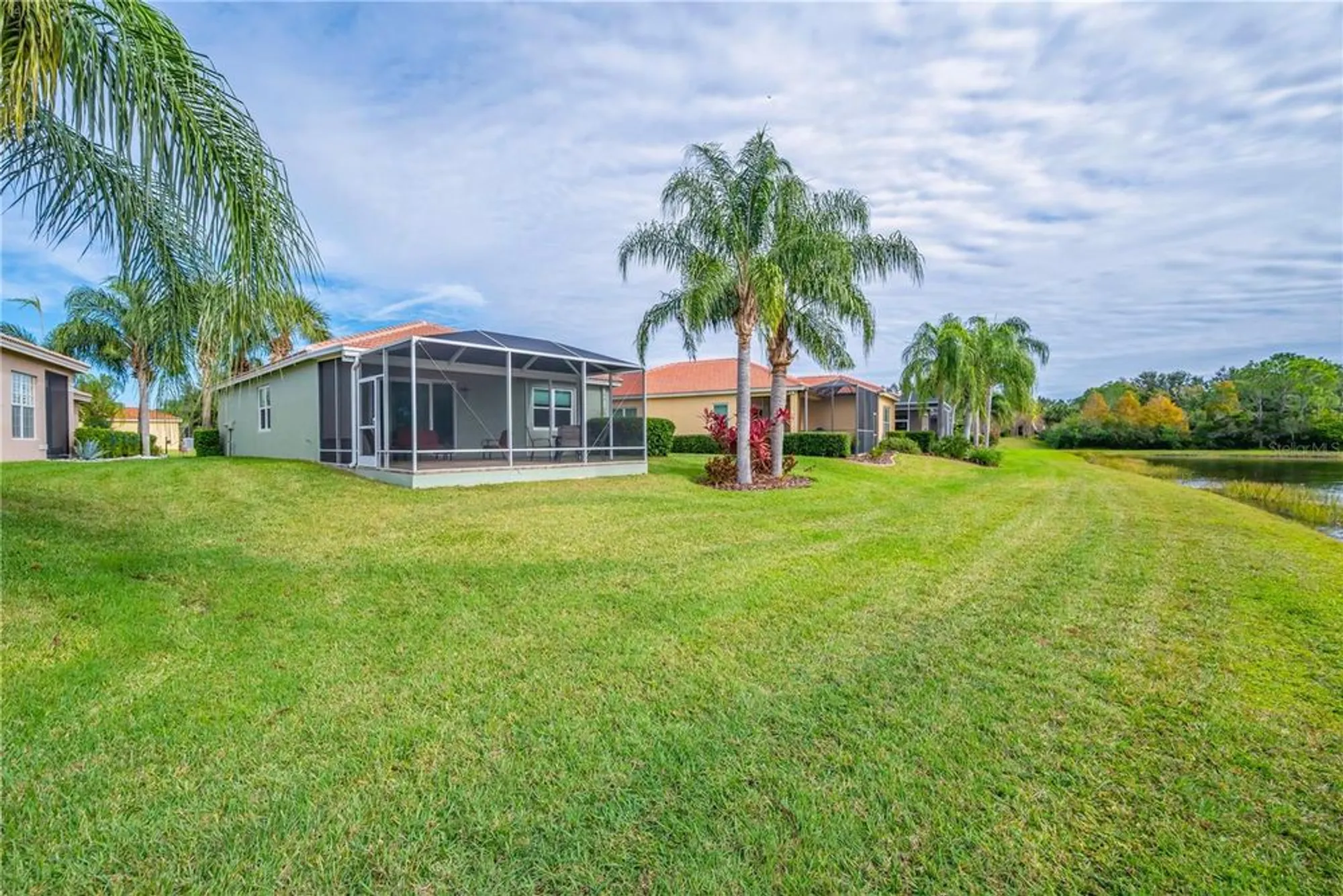 Property Slideshow image 23 of 44 | 15852 cobble mill dr, Wimauma, FL, 33598