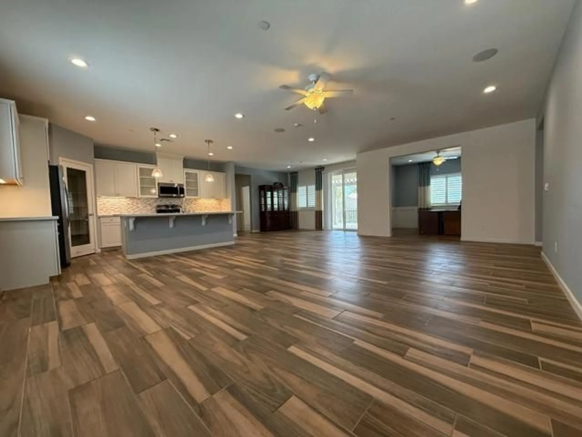 Property Slideshow image 4 of 15 | 830 auction st, Los Banos, CA, 93635