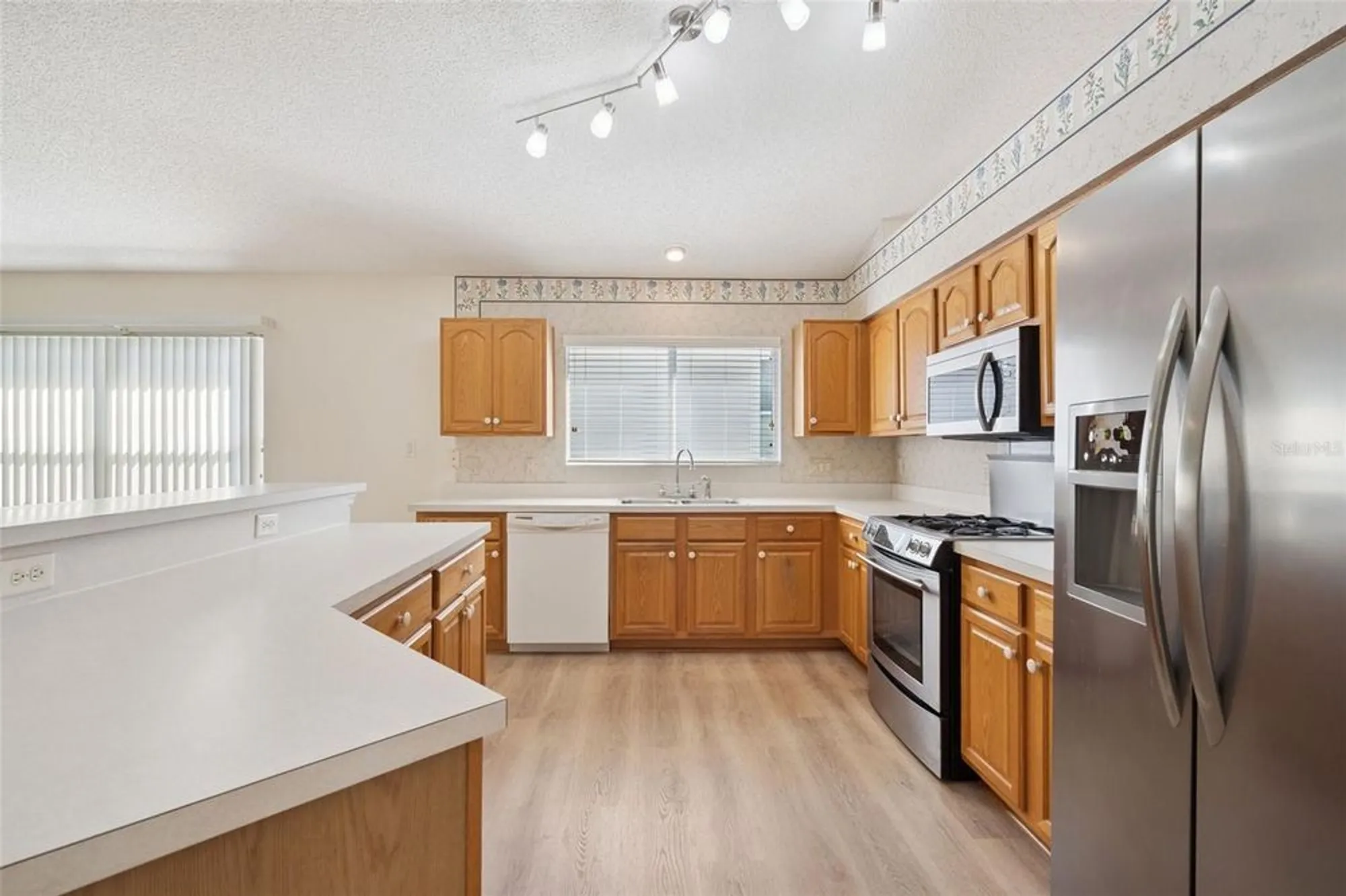 Property Slideshow image 10 of 37 | 24914 cranes roost cir, Leesburg, FL, 34748