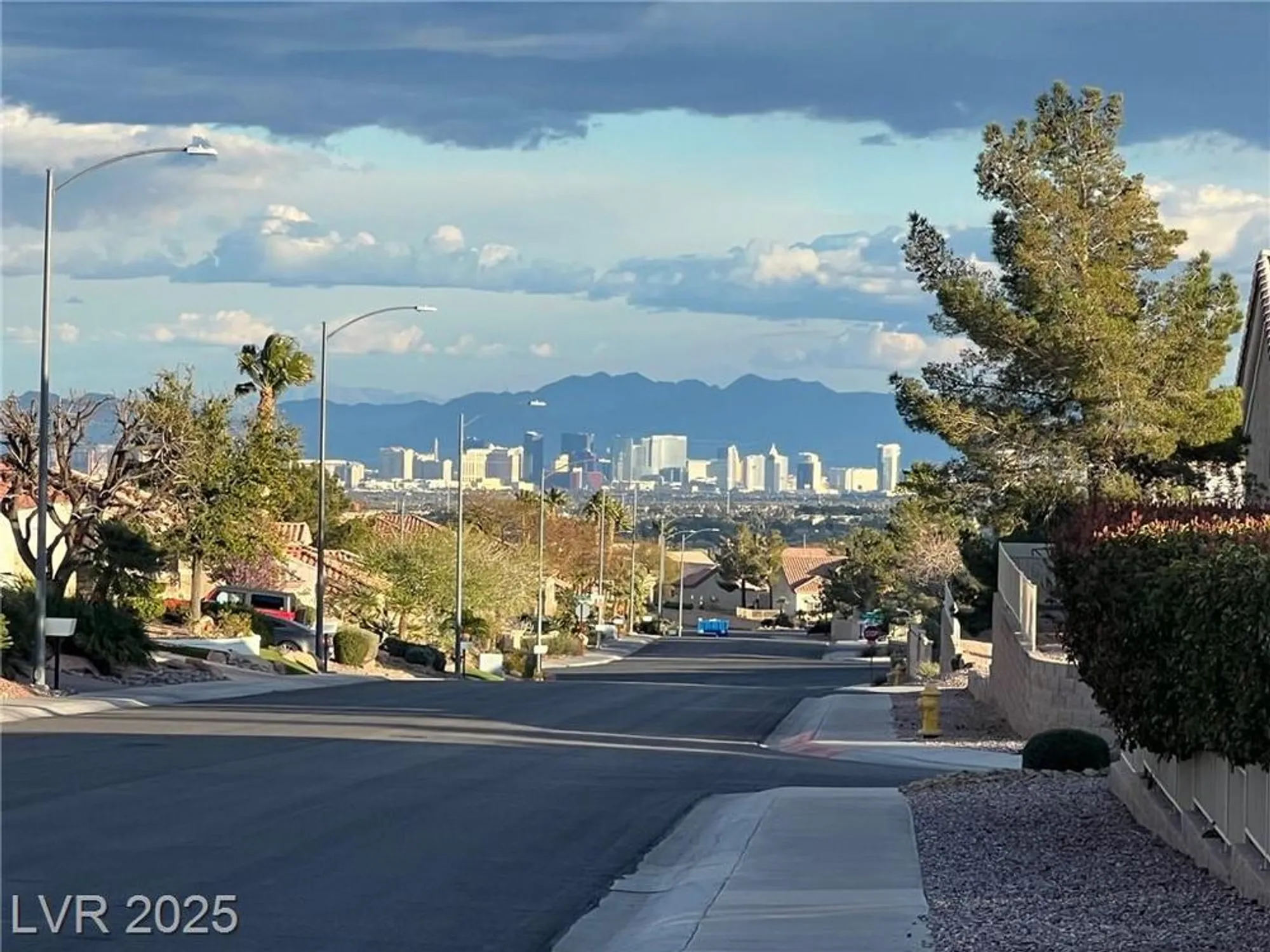 Property Slideshow image 3 of 21 | 2736 darby falls dr, Las Vegas, NV, 89134