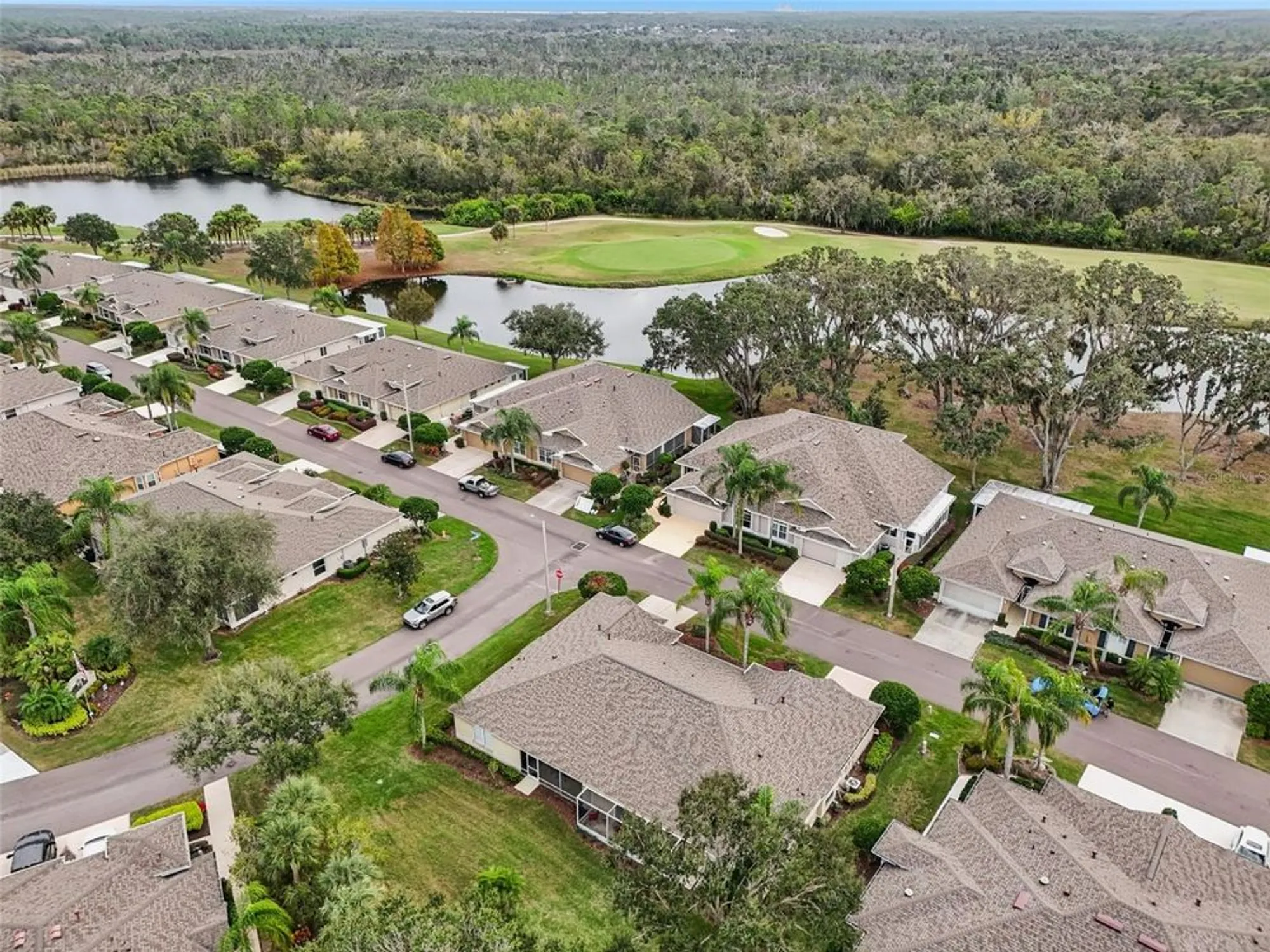 Property Slideshow image 33 of 61 | 2103 grantham greens dr, Sun City Center, FL, 33573