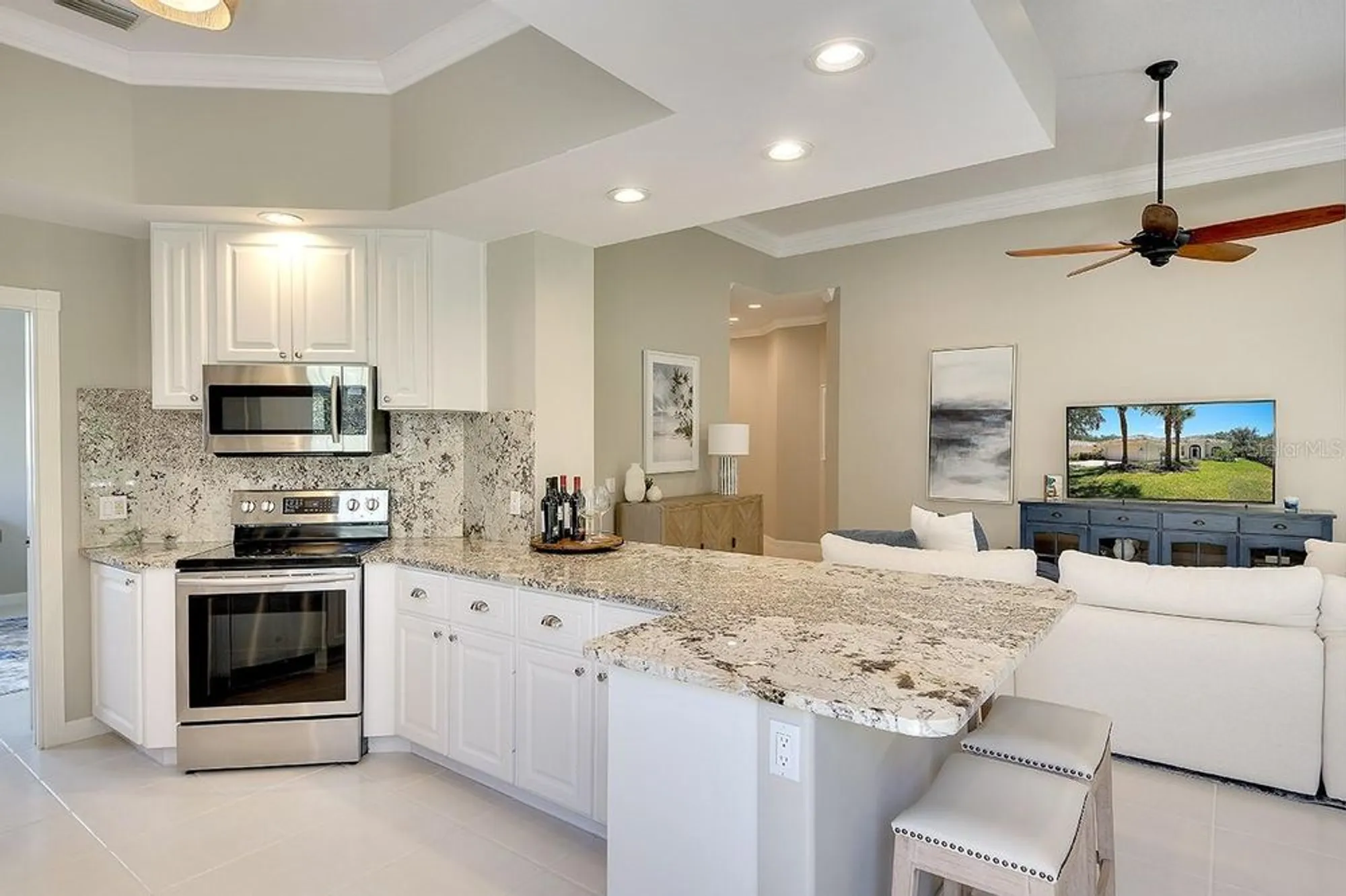 Property Slideshow image 19 of 50 | 5877 ferrara dr, Sarasota, FL, 34238