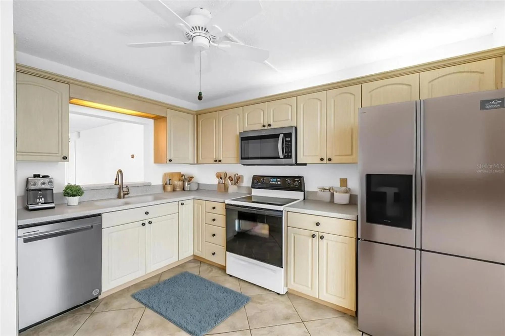Property Slideshow image 4 of 44 | 7700 sun island dr 401, South Pasadena, FL, 33707