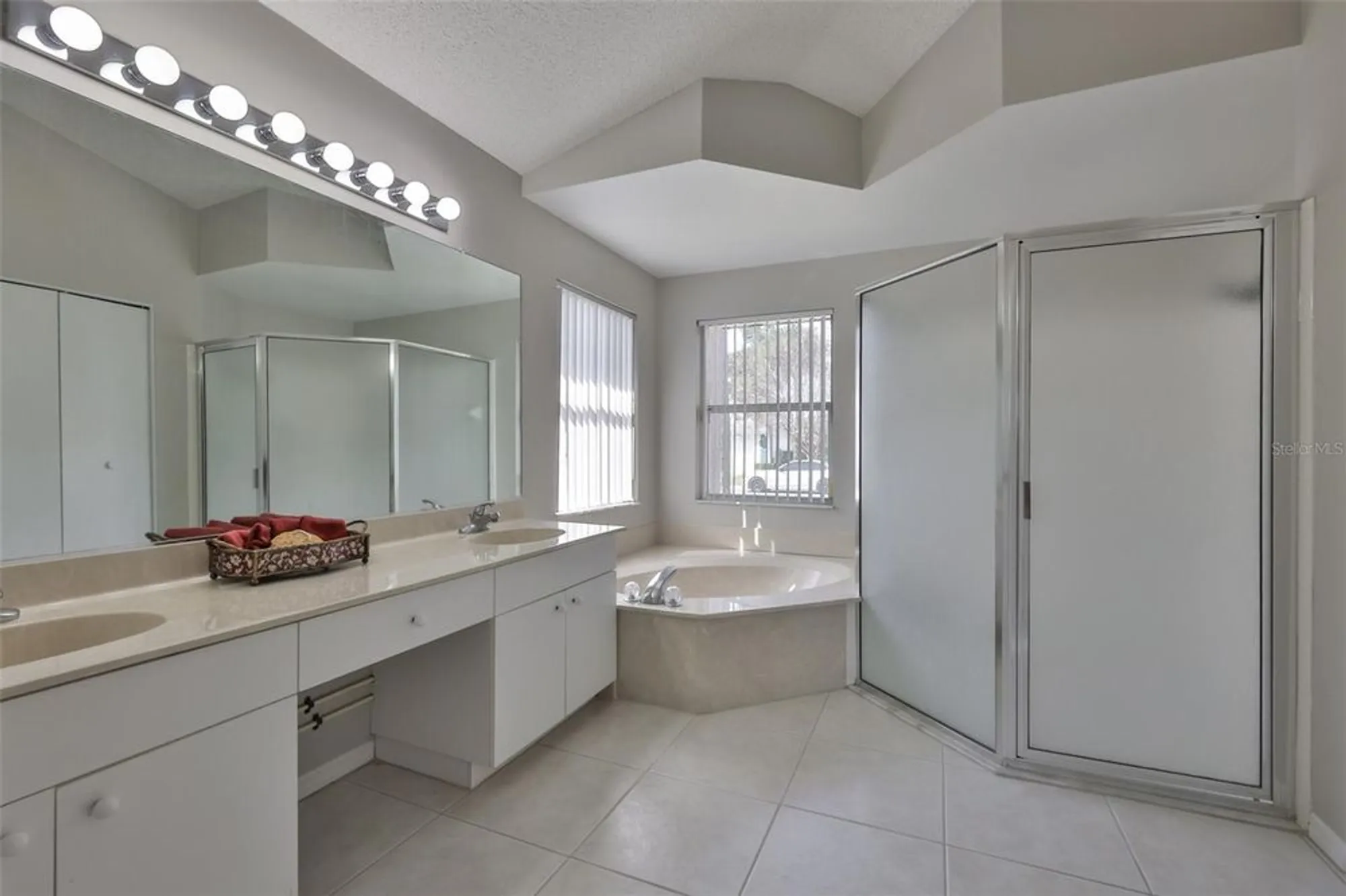 Property Slideshow image 29 of 44 | 731 winterbrooke way, Sun City Center, FL, 33573