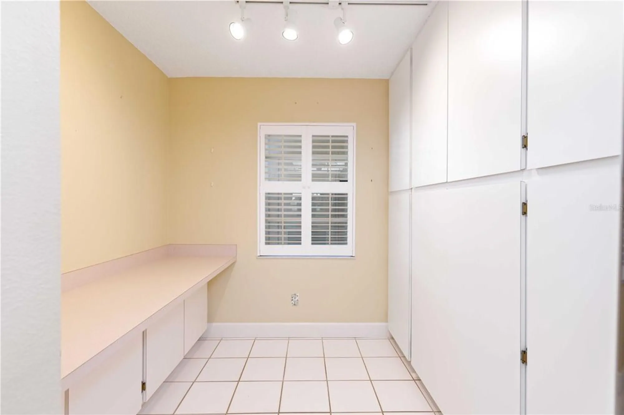 Property Slideshow image 8 of 23 | 6999 w country club dr 125, Sarasota, FL, 34243