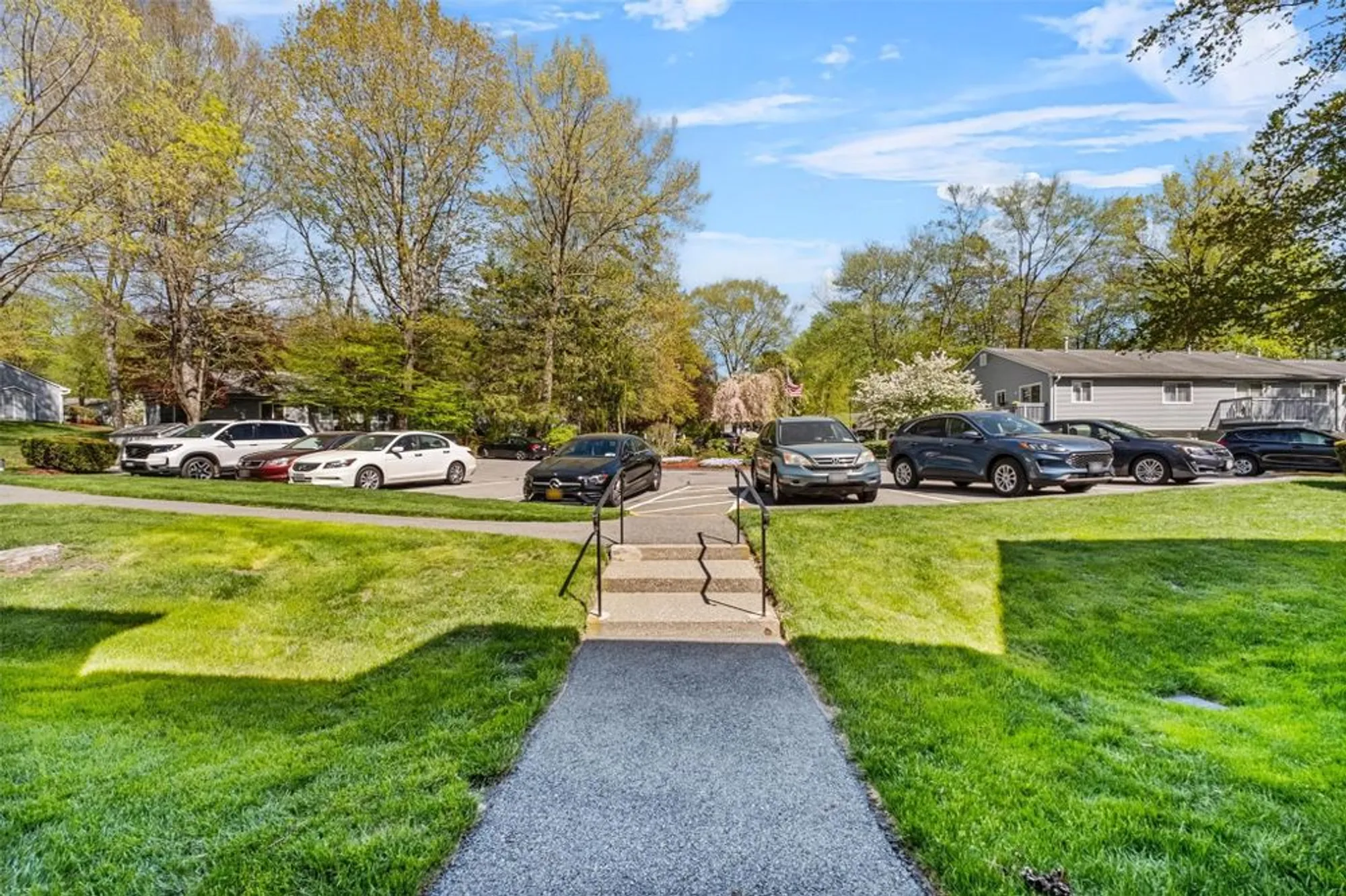 Property Slideshow image 4 of 37 | 156 carriage ct g, Yorktown Heights, NY, 10598