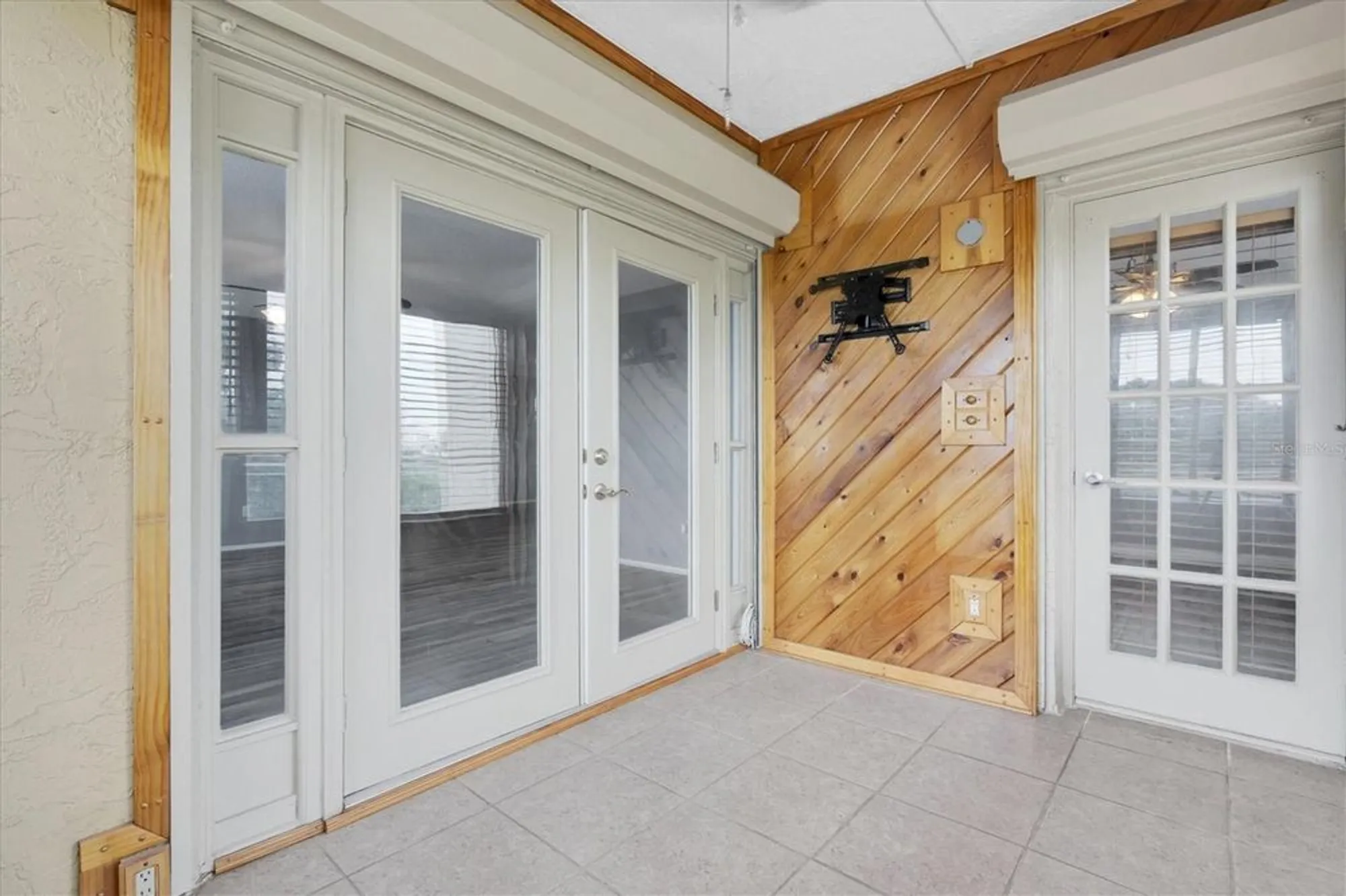 Property Slideshow image 17 of 48 | 8198 terrace garden dr n unit 511, Saint Petersburg, FL, 33709