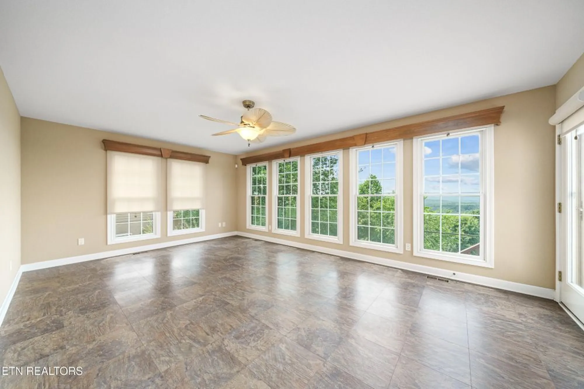 Property Slideshow image 19 of 46 | 40 bluff view ter, Crossville, TN, 38558