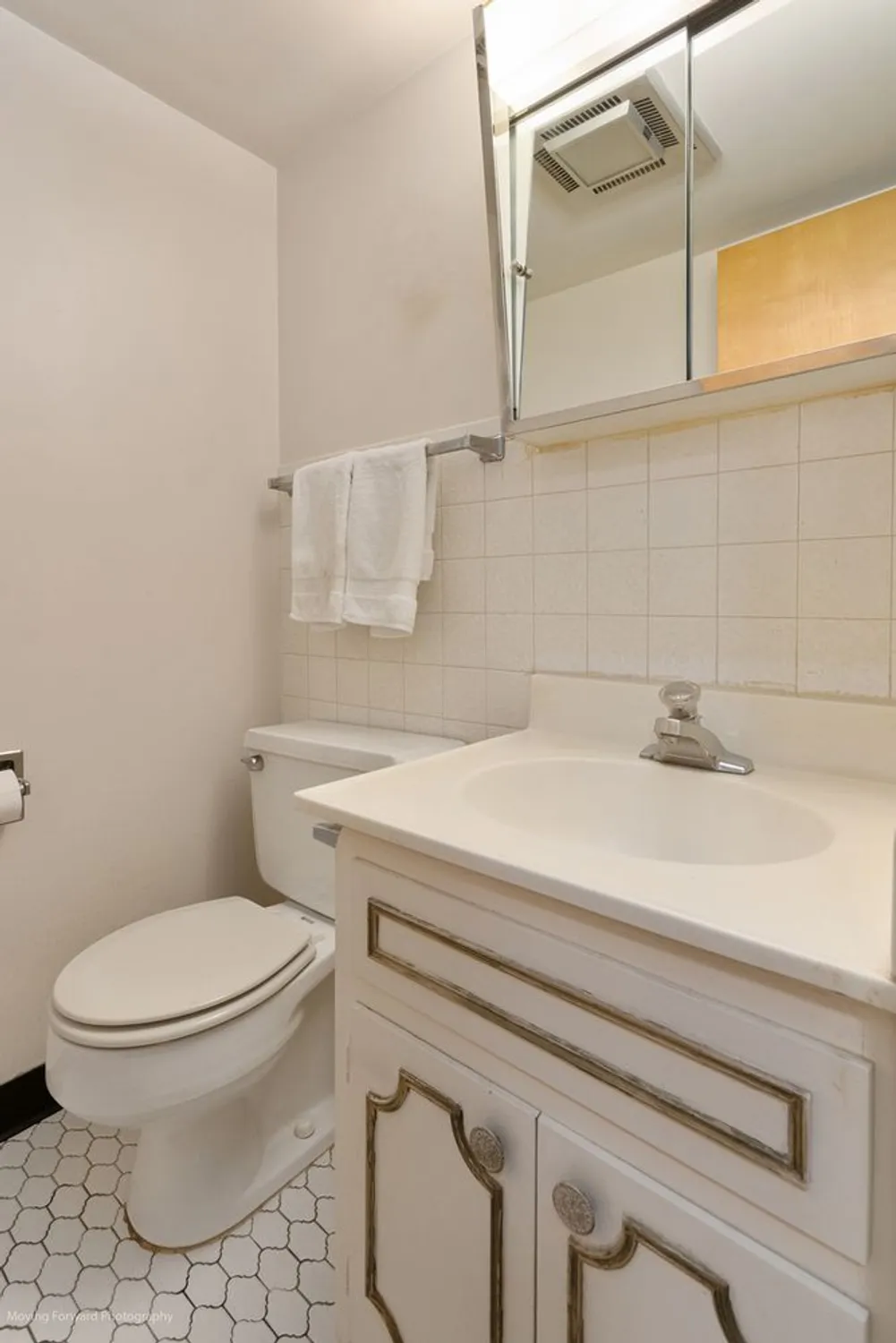 Property Slideshow image 20 of 36 | 2900 maple ave apt 13c, Downers Grove, IL, 60515