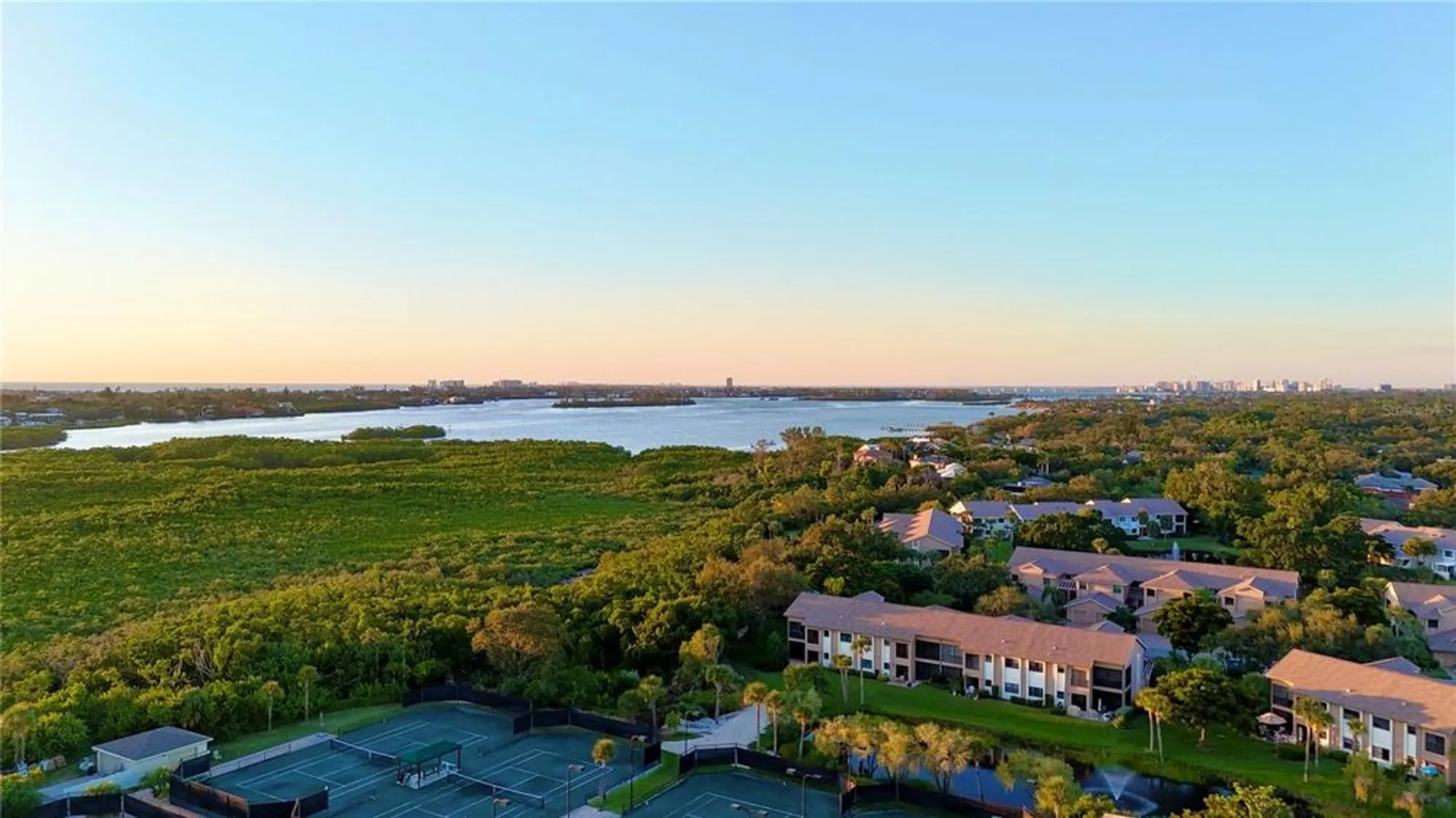 Property Slideshow image 32 of 52 | 5400 eagles point cir apt 405, Sarasota, FL, 34231