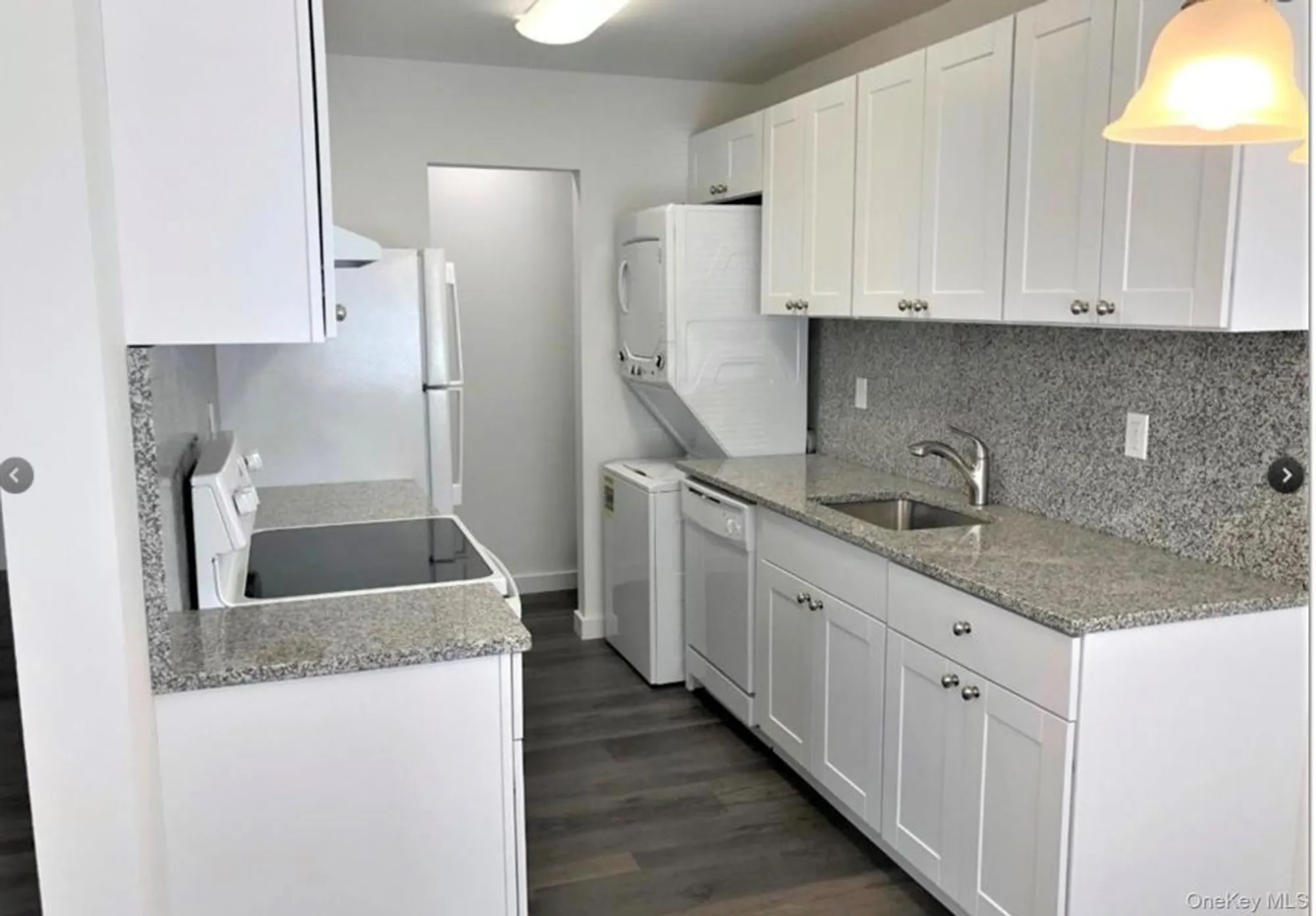 Property Slideshow image 4 of 8 | 401 cabot ct, Smithtown, NY, 11780