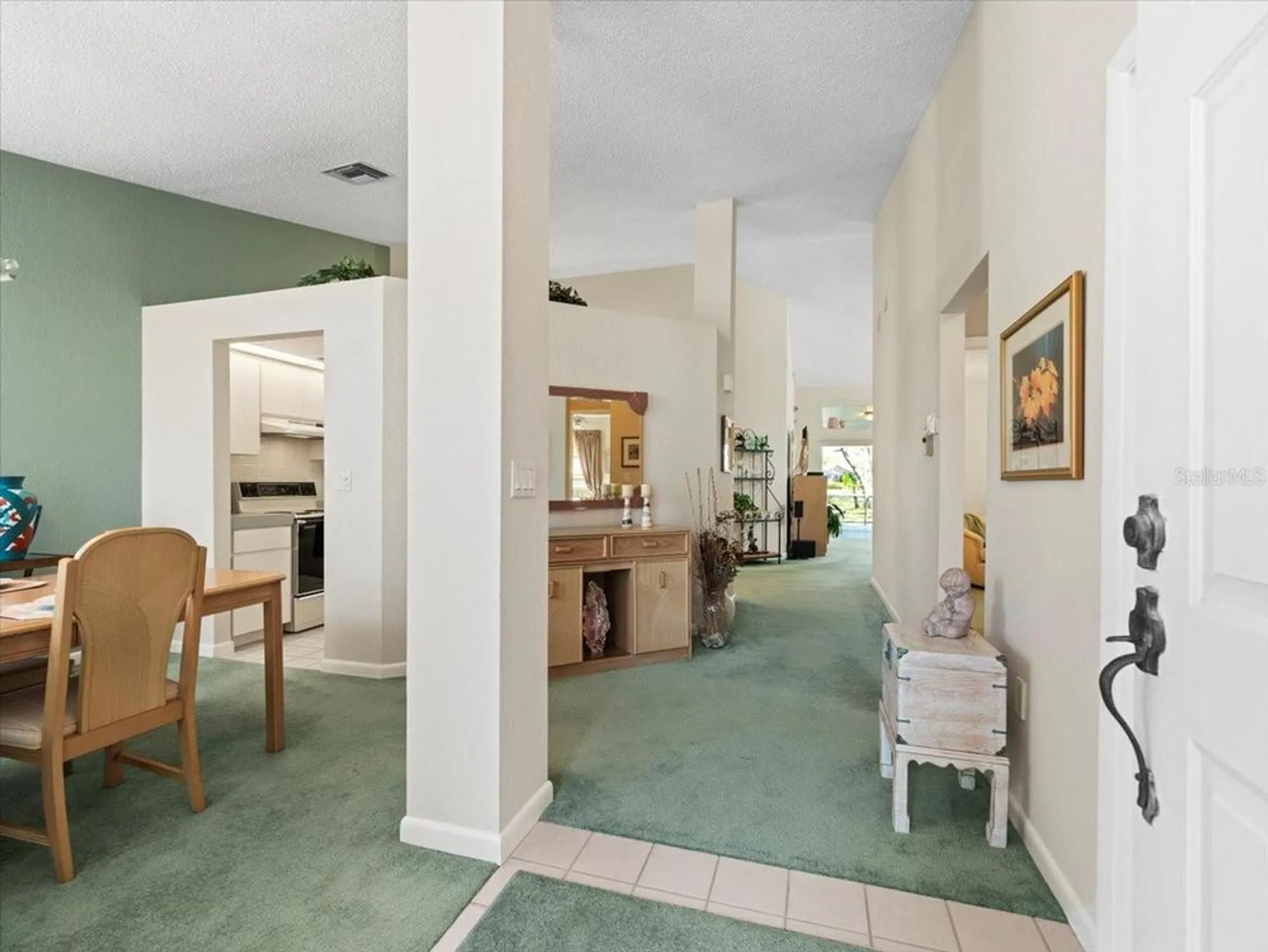 Property Slideshow image 6 of 58 | 9355 french quarters cir, Weeki Wachee, FL, 34613