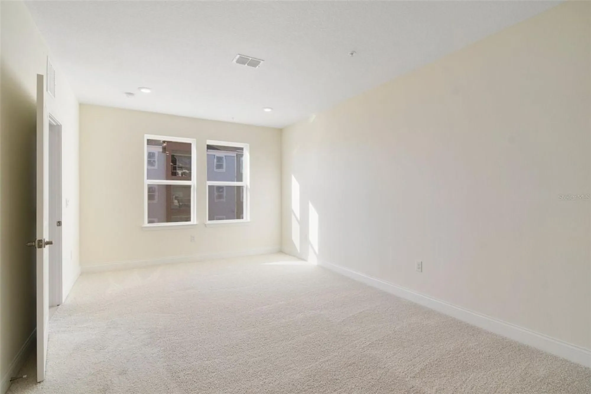 Property Slideshow image 10 of 20 | 7557 laureate blvd unit 6301, Orlando, FL, 32827