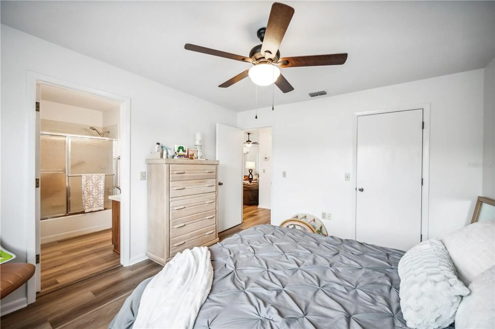 Property Slideshow image 22 of 37 | 1608 colonnades cir, Lakeland, FL, 33811