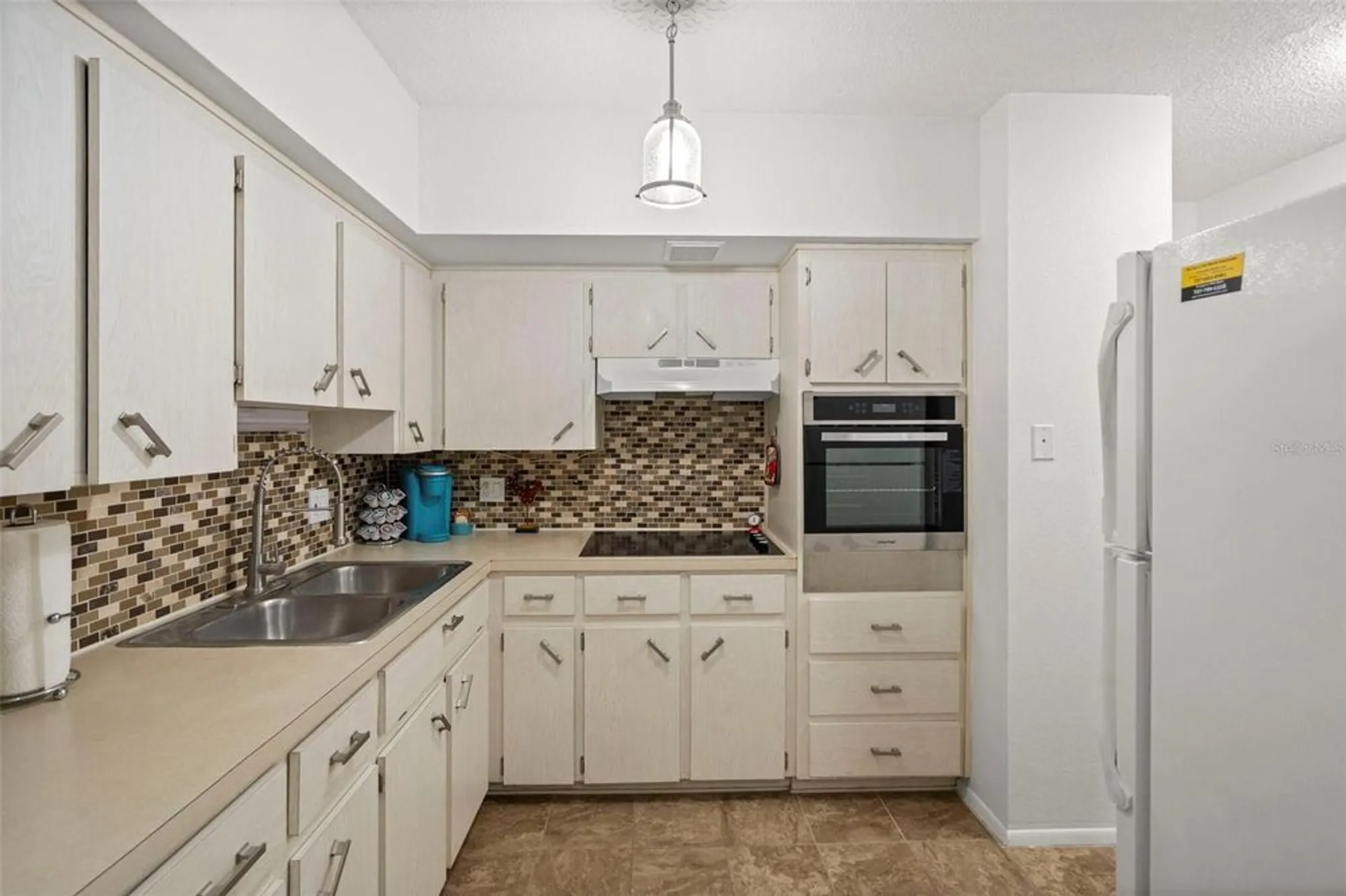 Property Slideshow image 11 of 41 | 2331 finlandia ln apt 53, Clearwater, FL, 33763