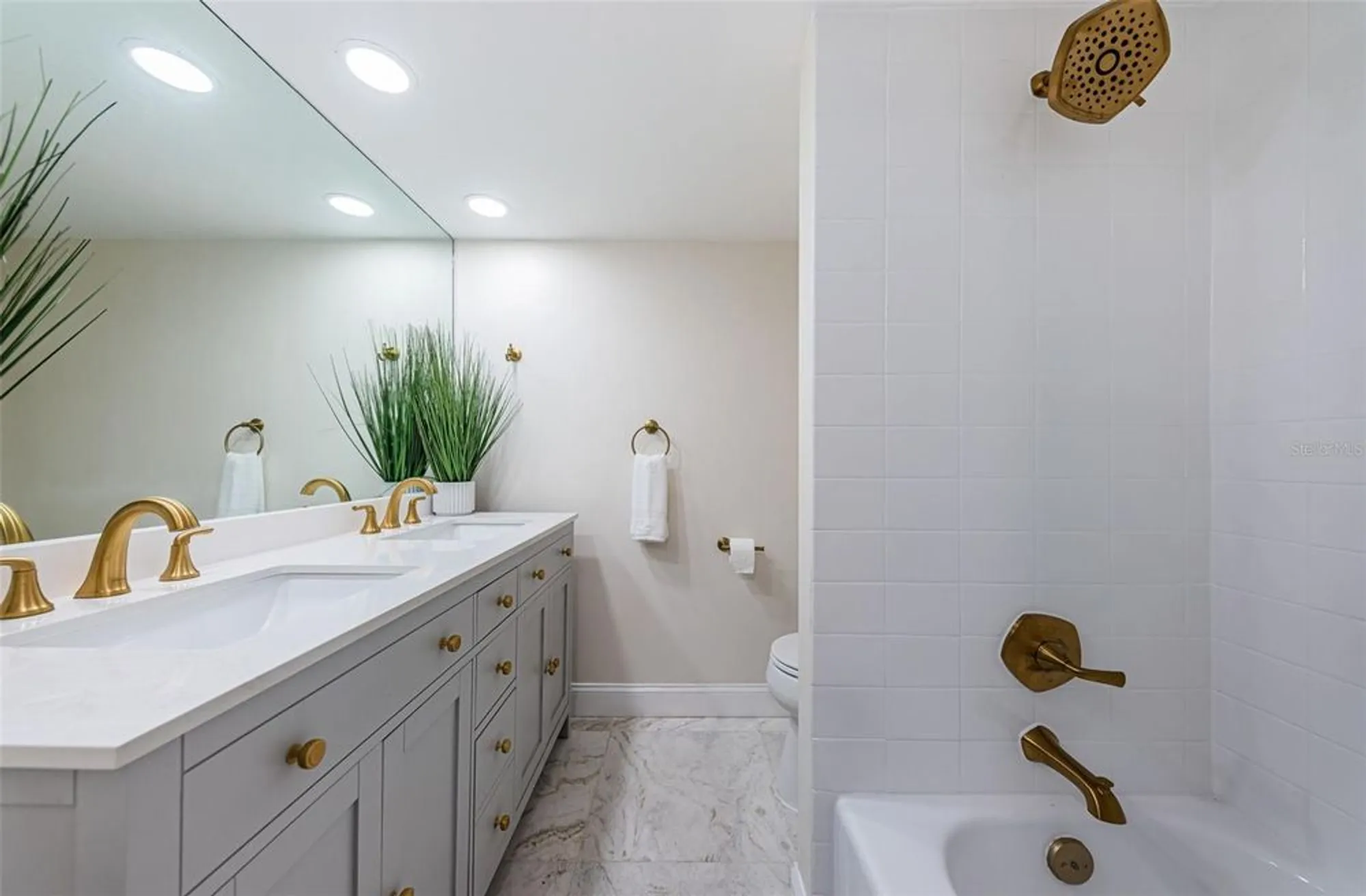 Property Slideshow image 33 of 66 | 7400 sun island dr 806, South Pasadena, FL, 33707