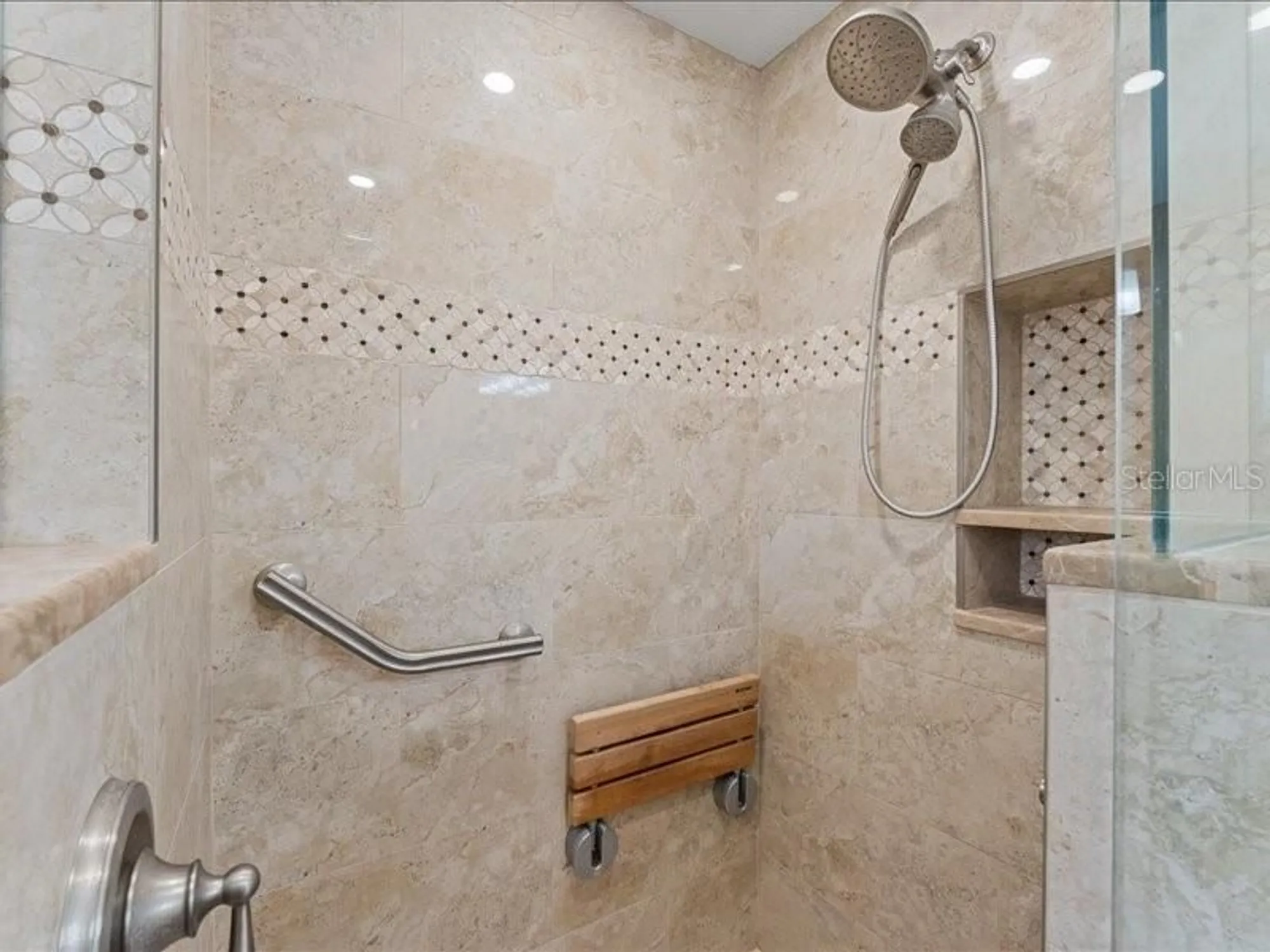 Property Slideshow image 18 of 47 | 8186 terrace garden dr n unit 401, Saint Petersburg, FL, 33709