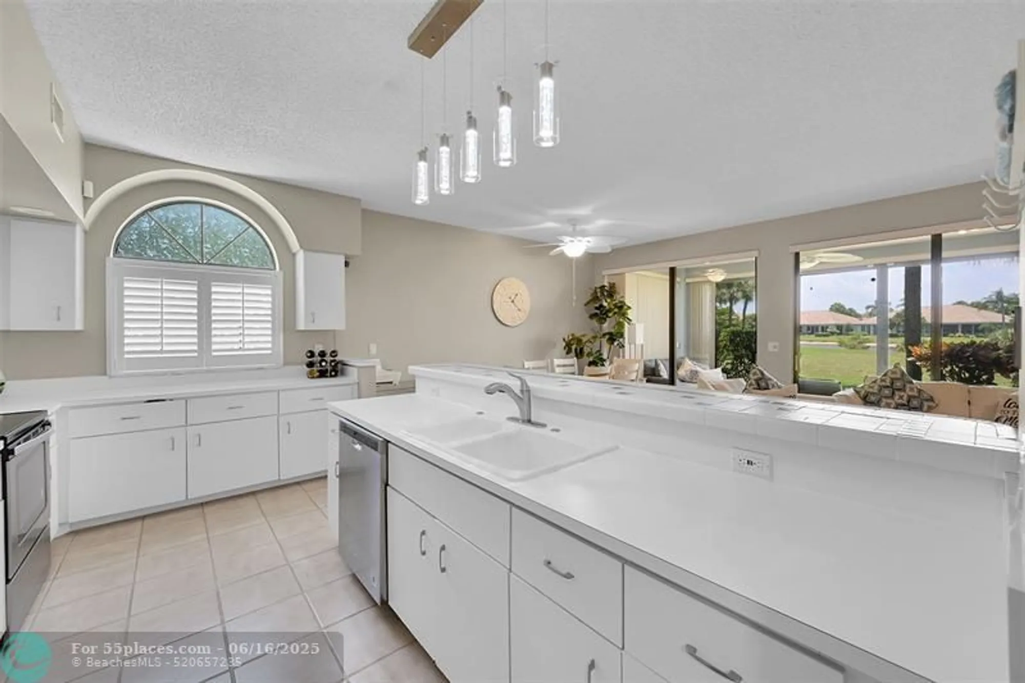 Property Slideshow image 5 of 74 | 8049 aberdeen dr apt 101, Boynton Beach, FL, 33472