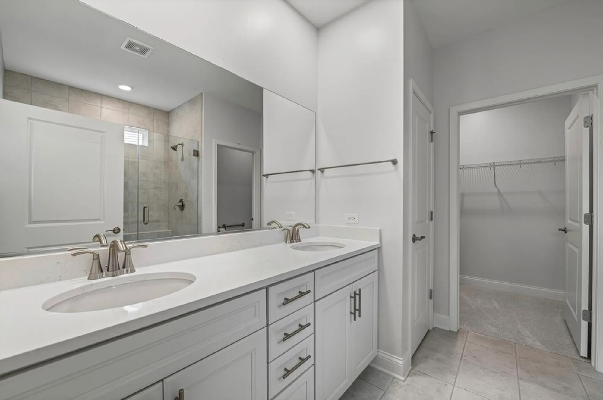 Property Slideshow image 14 of 29 | 1117 black cherry dr, Crystal Lake, IL, 60012