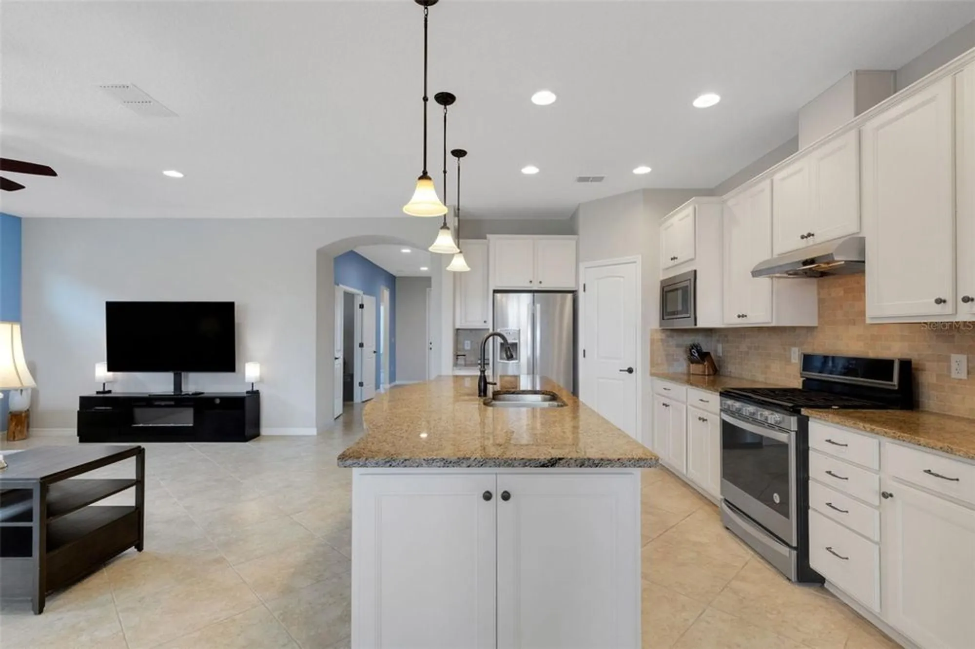 Property Slideshow image 14 of 70 | 613 cantabria dr, Davenport, FL, 33837